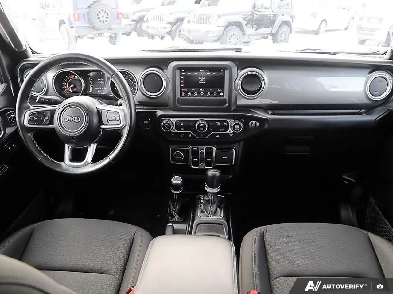 Jeep Wrangler снимка Jeep Wrangler