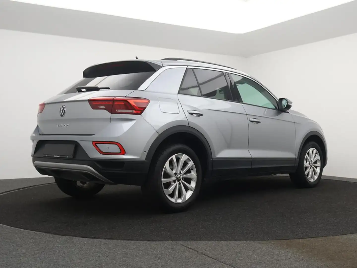 Volkswagen T-Roc 1.0TSI Life 110PK *NAVI*APP CONNECT*ZETELVERWARMING*ADAPTIVE CRUISE*DIGITAL DASHBOARD*... Zilver - 2