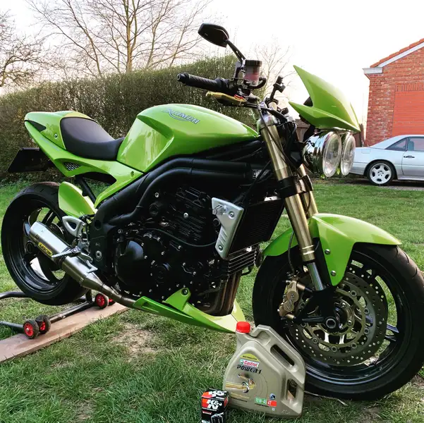 Triumph Speed Triple 1050 - foto 5