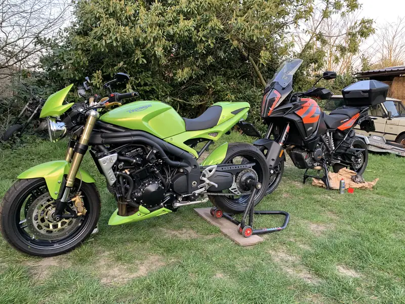 Triumph Speed Triple 1050 - foto 8