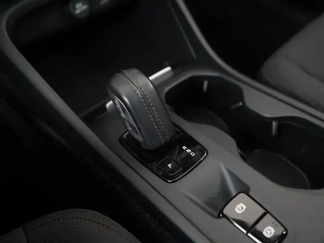 Volvo XC40 view 12