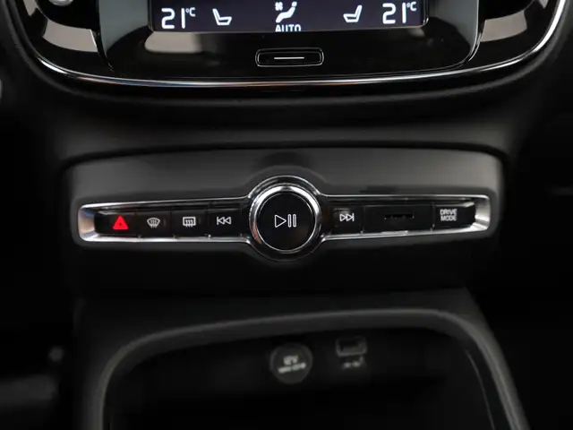 Volvo XC40 view 13