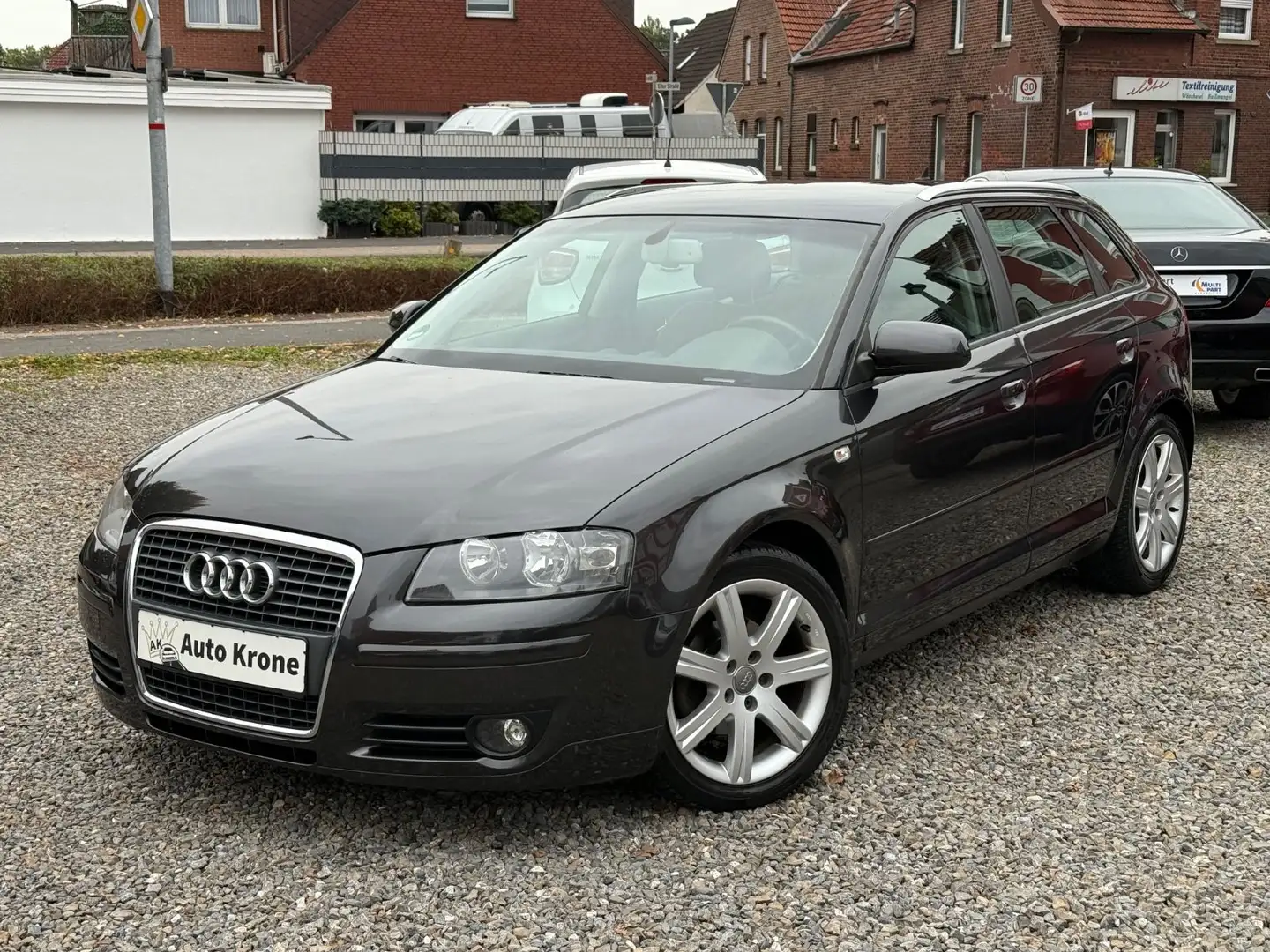 Audi A3 Sportback 1.9 TDI Automatik SHZ Tempomat PDC Grau - 1