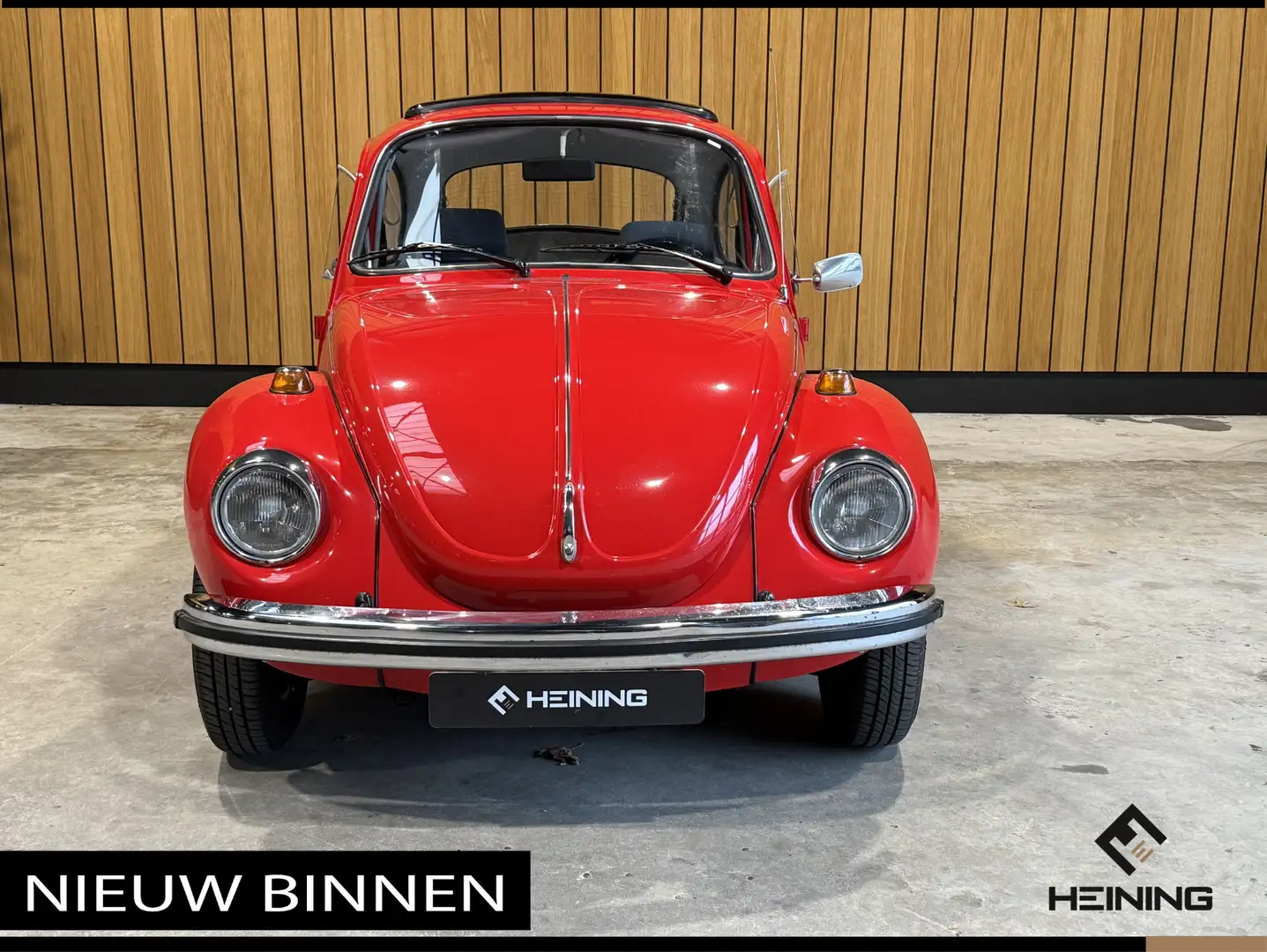 Volkswagen Kever 1303 S. Met Schuifdak en Weltmeister velgen. Holla Rood - 2