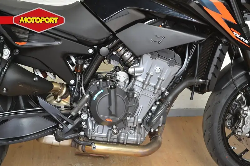 KTM 890 Duke - foto 3