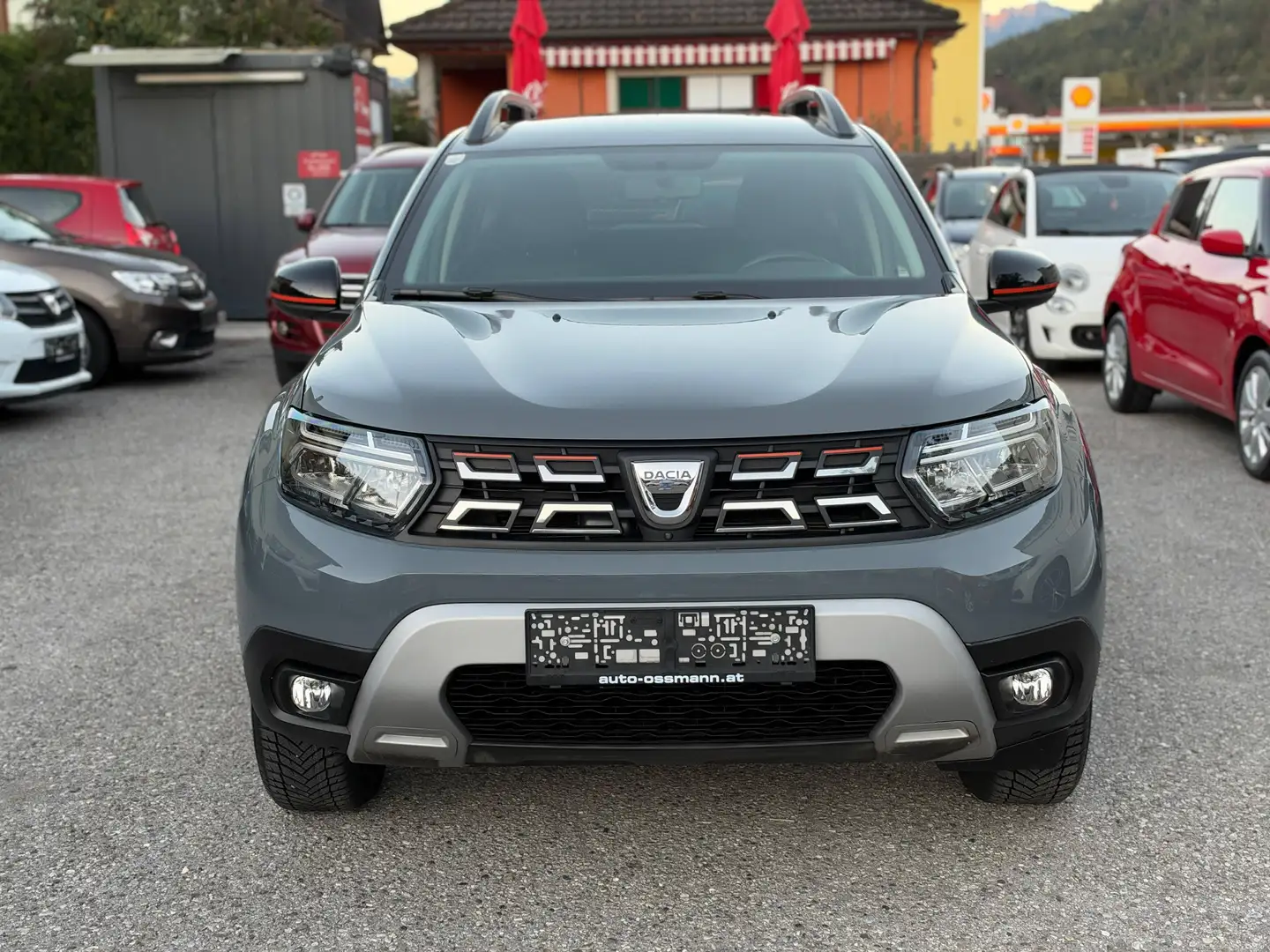Dacia Duster Diesel Allrad Extreme | Navi | Leder | Anhängerk. | 360° Kamera | SHZ | Grau - 2
