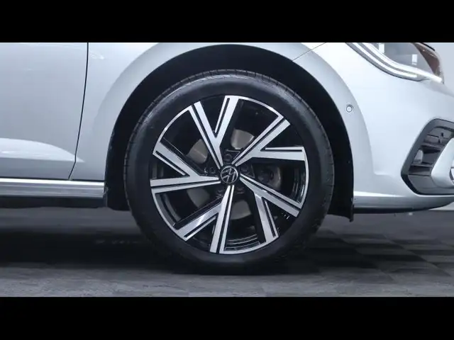 Volkswagen Polo view 10