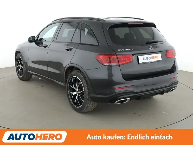 Mercedes-Benz GLC view 4