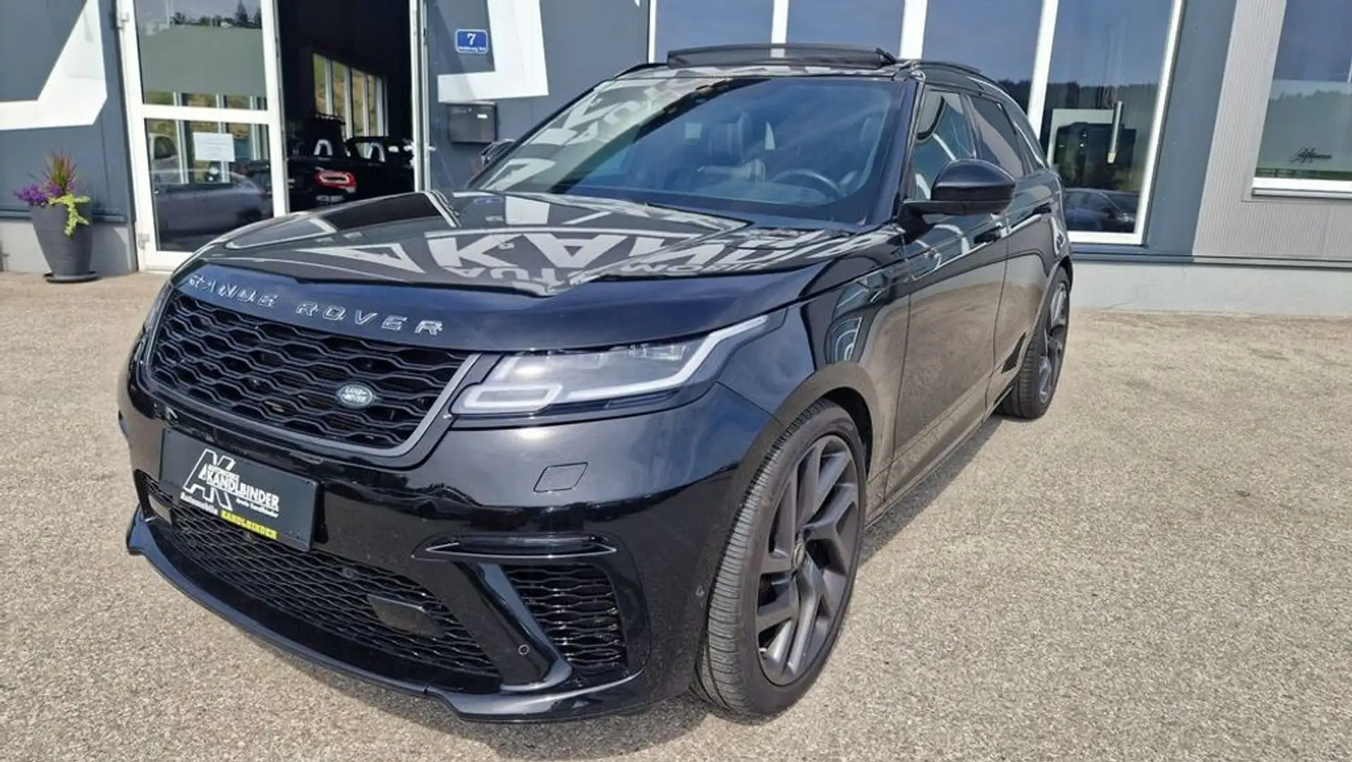 Land Rover Range Rover Velar P550 5.0  SV Allrad Dynamic Aut. Zwart - 1