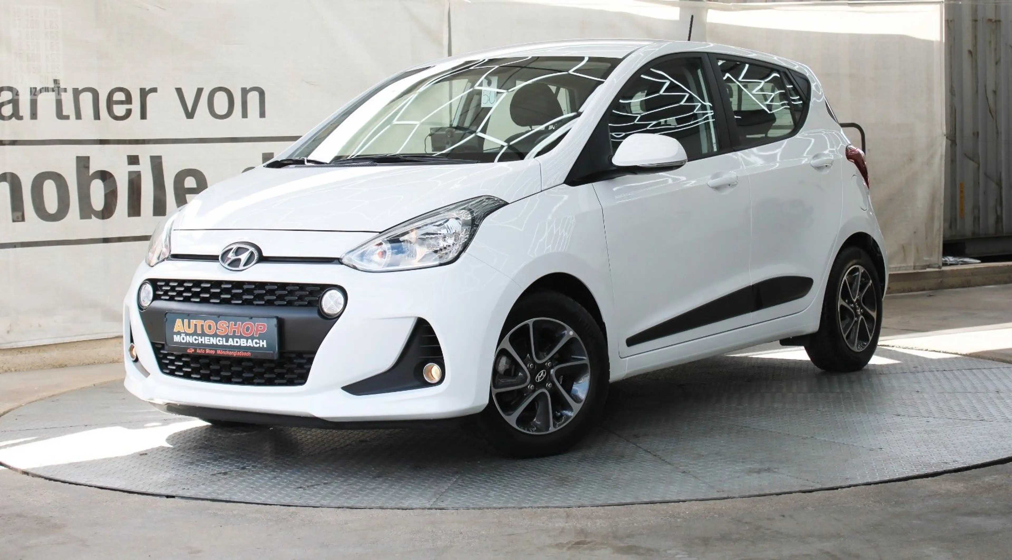 Hyundai i10 *Automatik*TÜV&Ins.Neu*1.Hand*Scheckheft*SHZ*