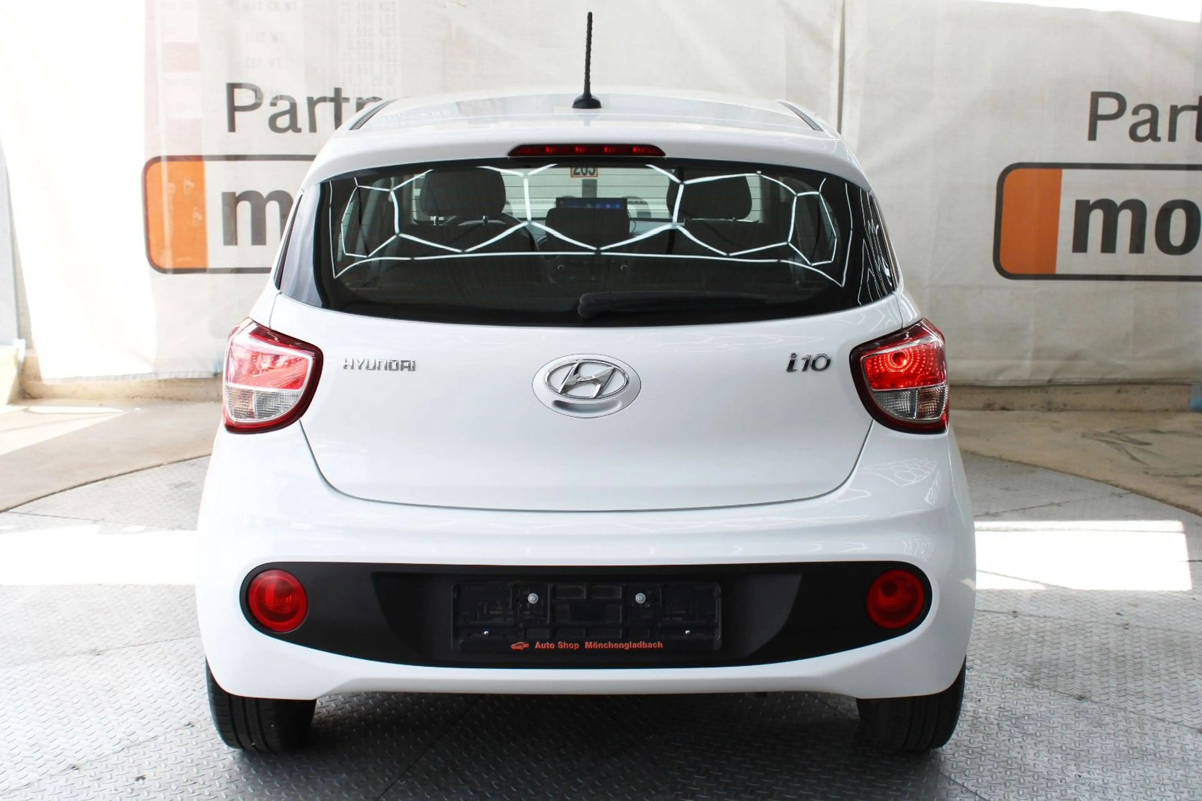 Hyundai i10 *Automatik*TÜV&Ins.Neu*1.Hand*Scheckheft*SHZ* — photo 10