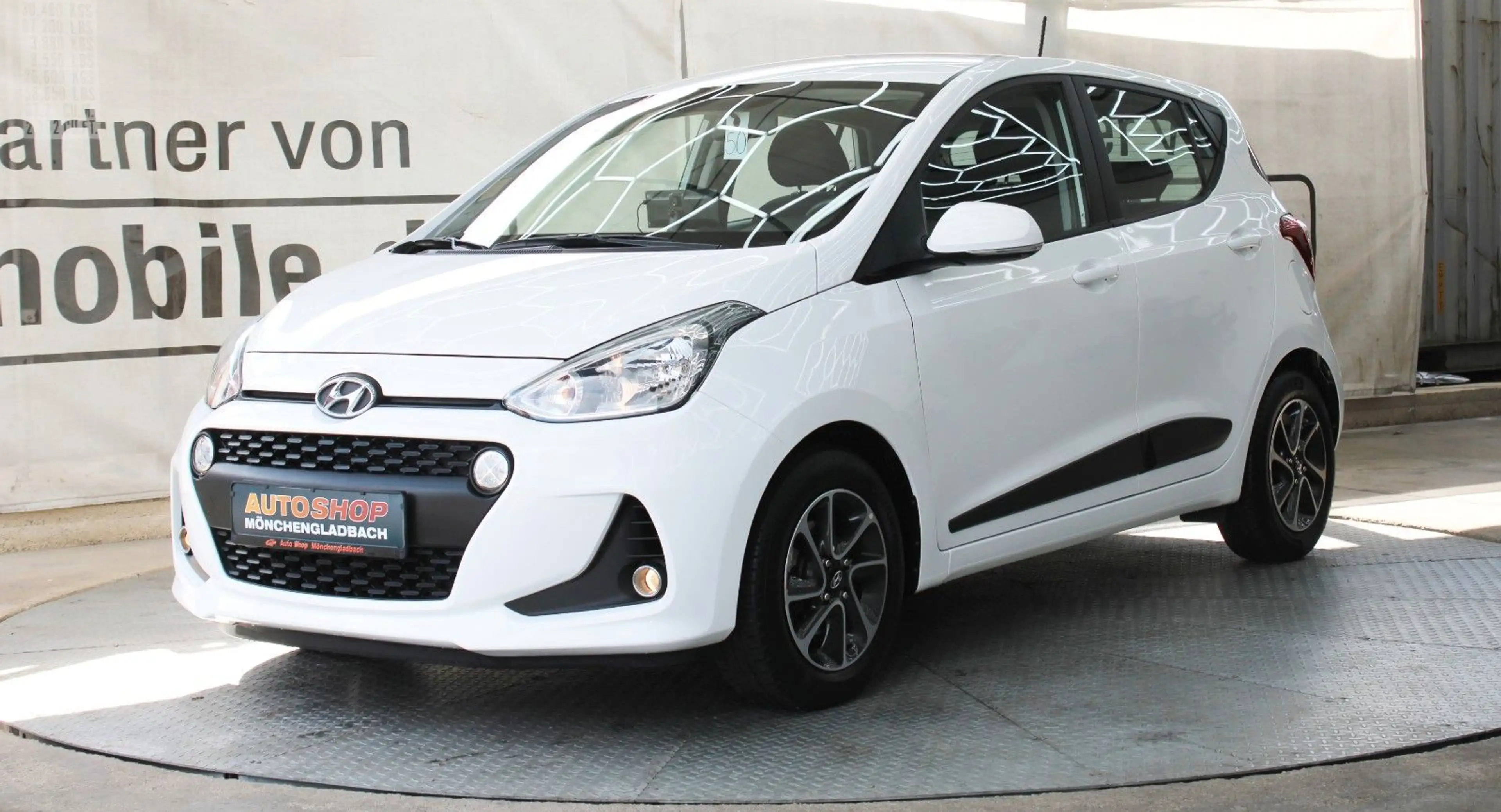 Hyundai i10 *Automatik*TÜV&Ins.Neu*1.Hand*Scheckheft*SHZ* — photo 3