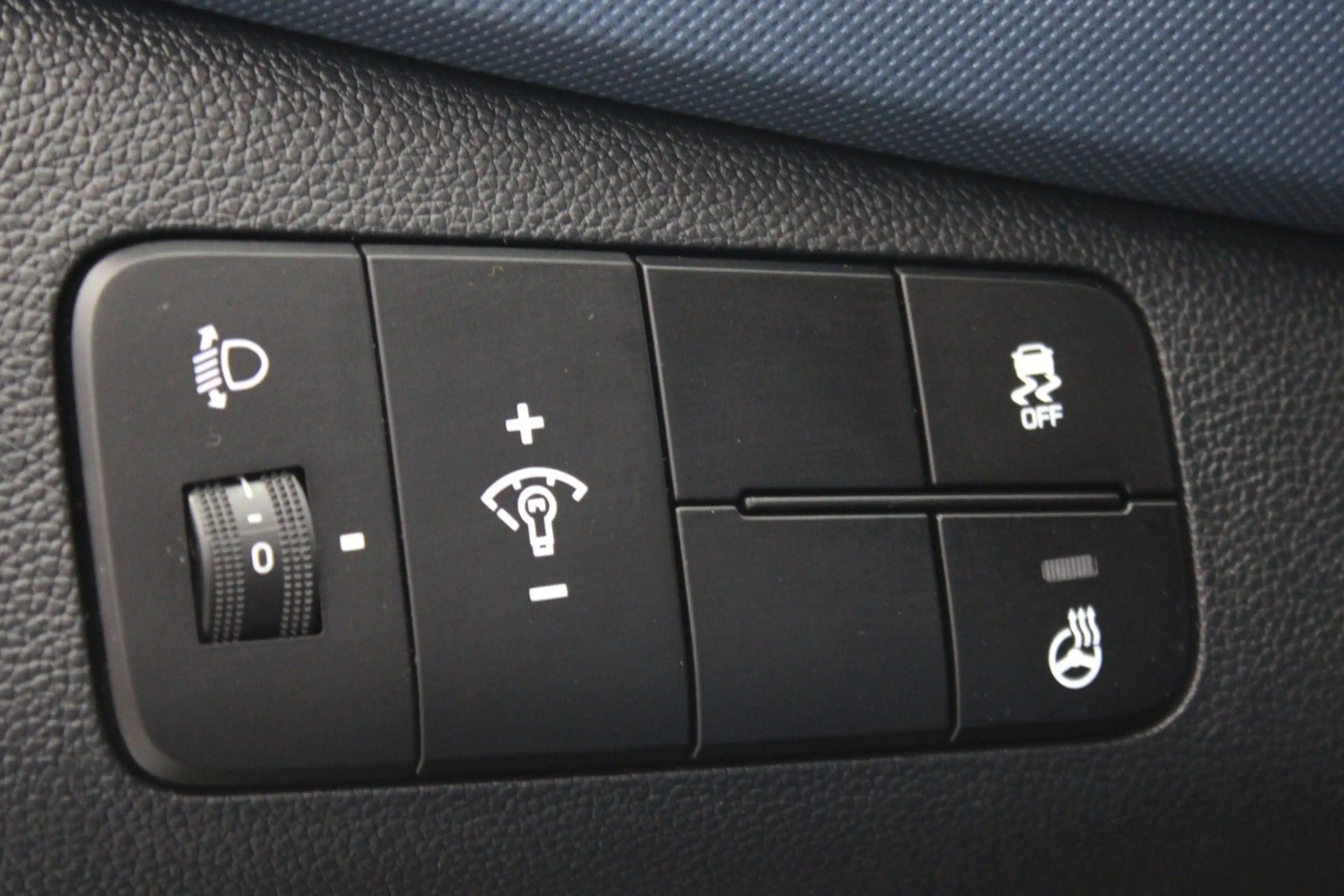 Hyundai i10 *Automatik*TÜV&Ins.Neu*1.Hand*Scheckheft*SHZ* — photo 7