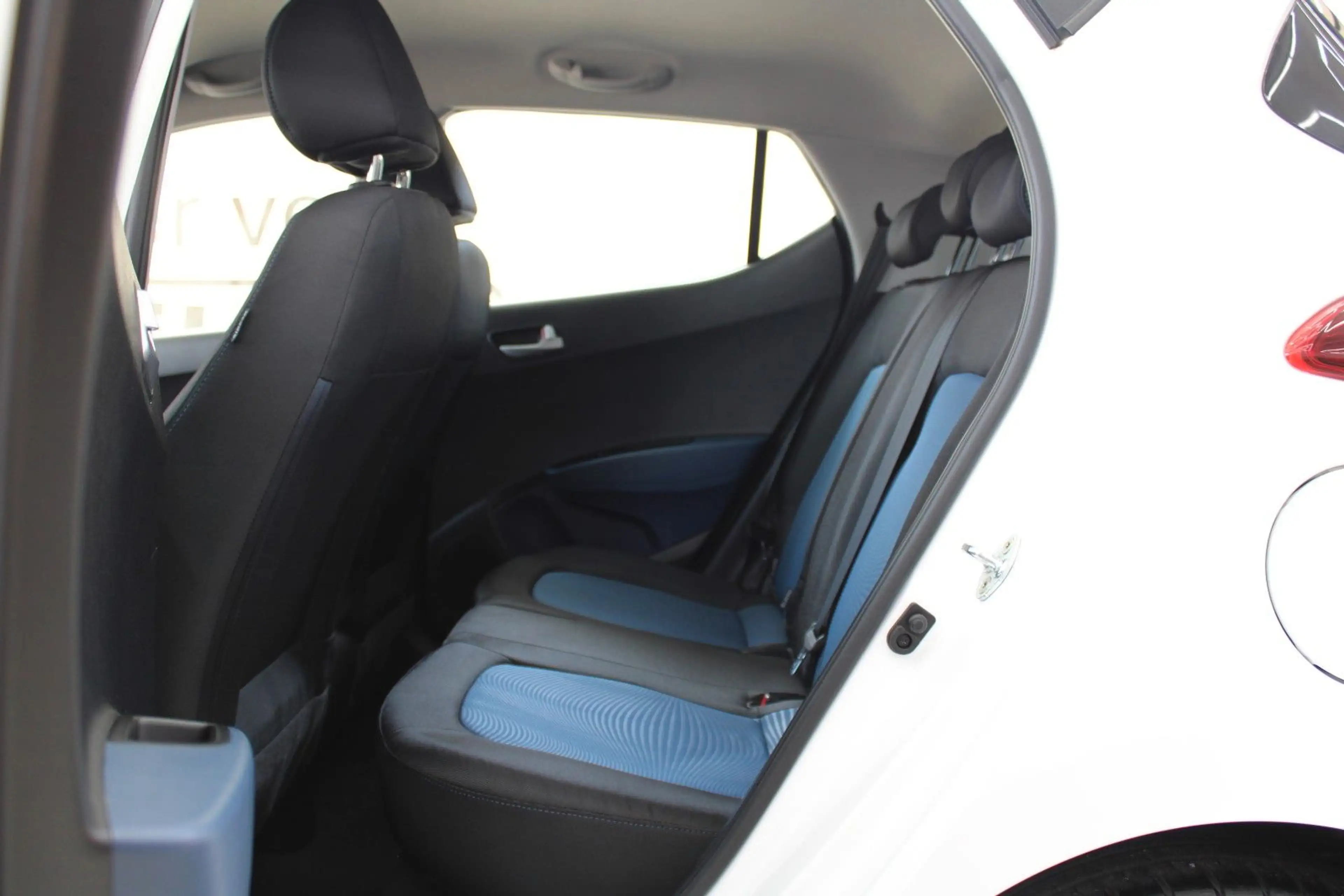 Hyundai i10 *Automatik*TÜV&Ins.Neu*1.Hand*Scheckheft*SHZ* — photo 9