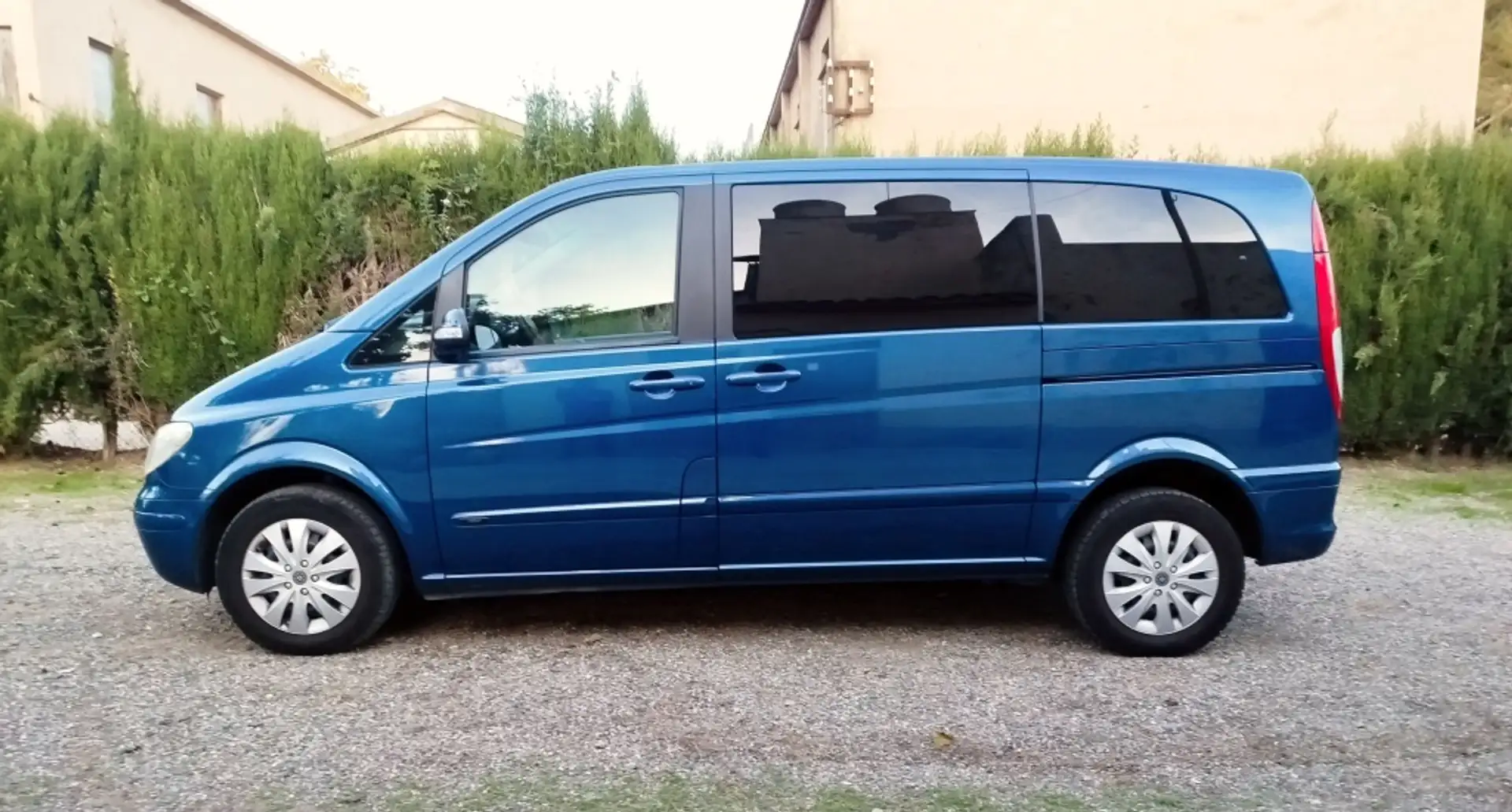 Mercedes-Benz Viano 2.2CDI Trend Compacta Azul - 2
