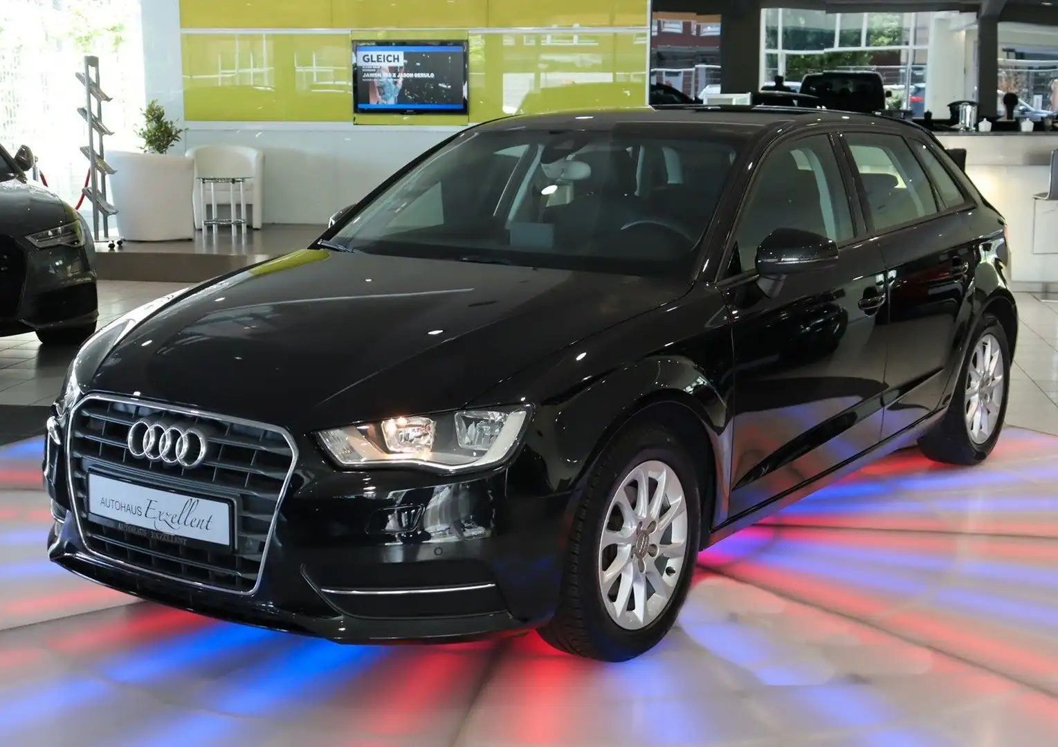 Audi A3 Sportback attraction*KLIMAAUT*PDC*ALU*SHA*CD* Negro - 1