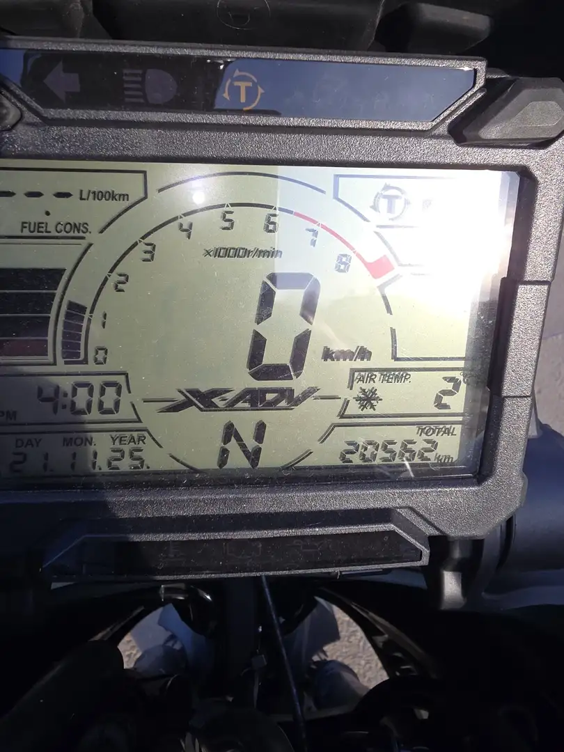 Honda X-ADV RC95 Verde - 1