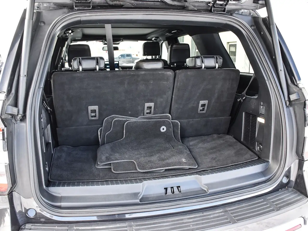 Ford Expedition снимка Ford Expedition
