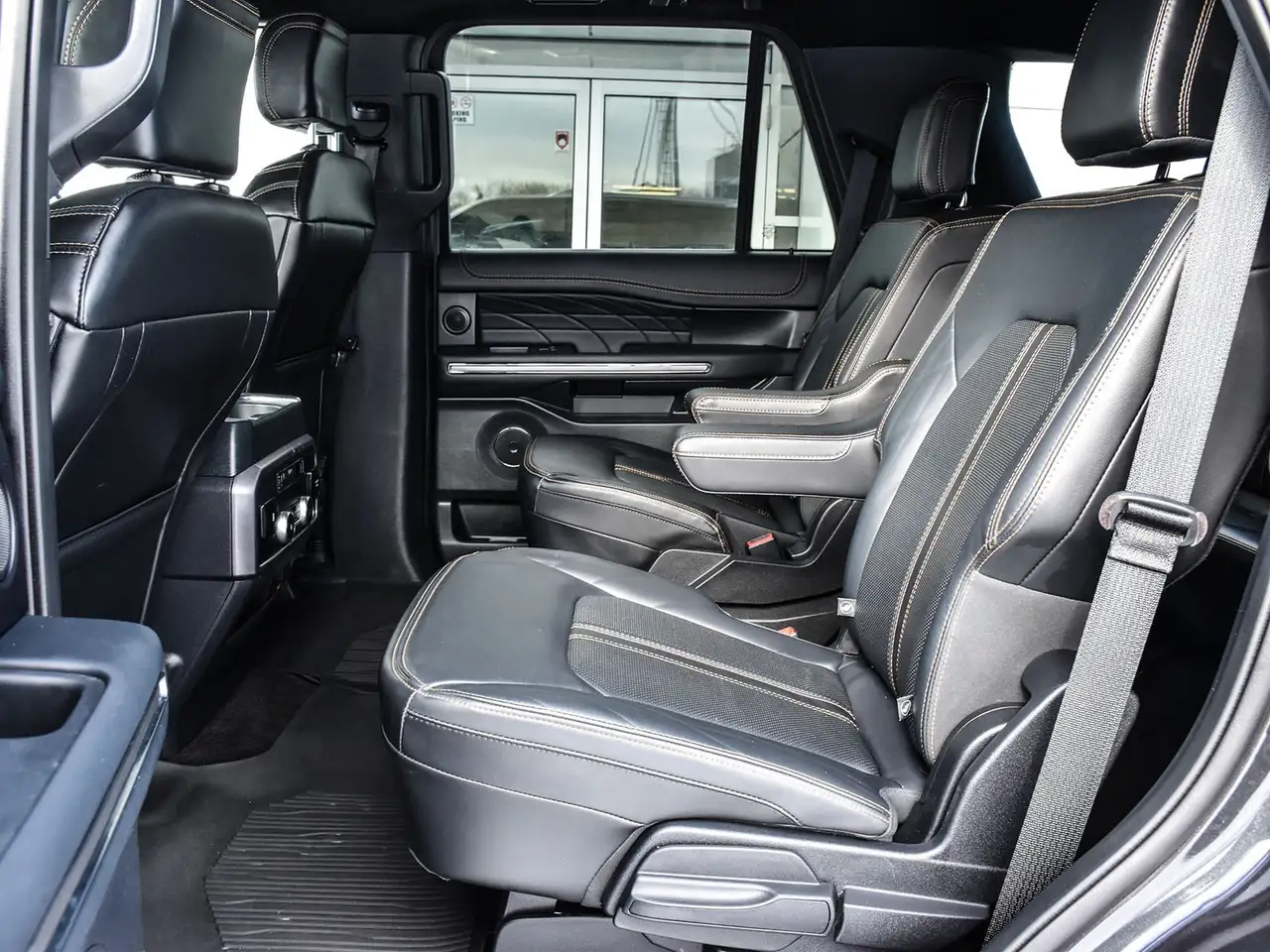 Ford Expedition снимка Ford Expedition