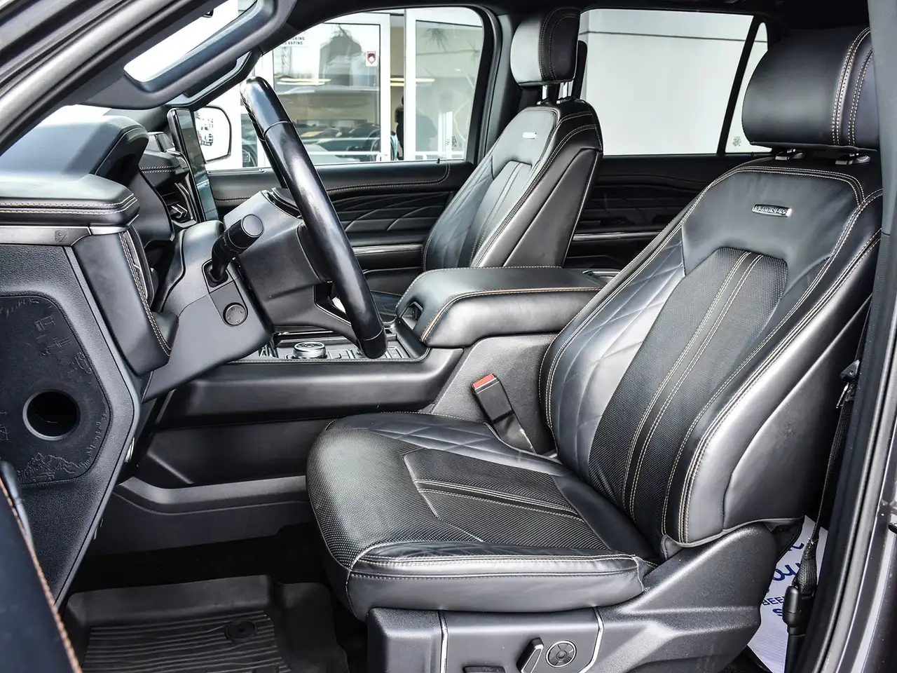 Ford Expedition снимка Ford Expedition