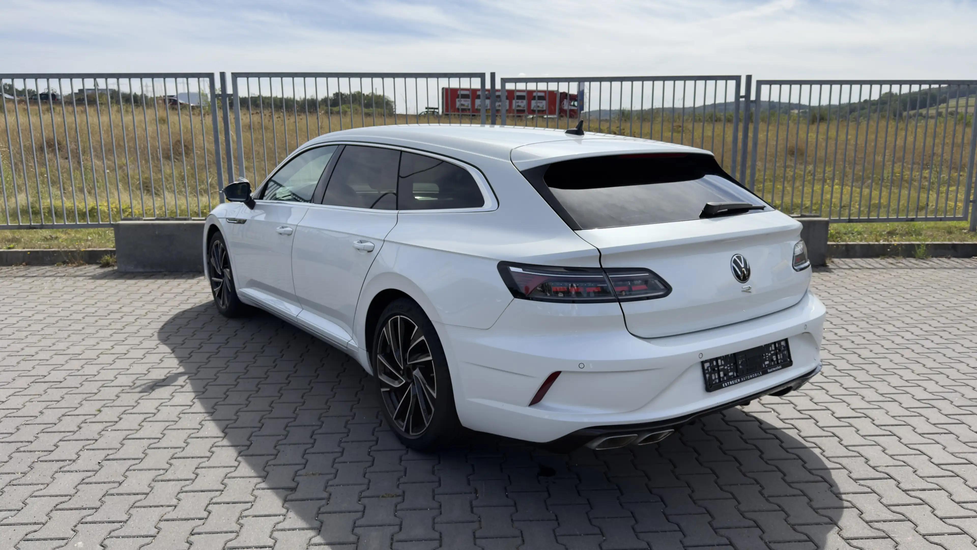Volkswagen Arteon 2.0 TSI DSG R 4Motion Kessy Apps 360Kam. — photo 2
