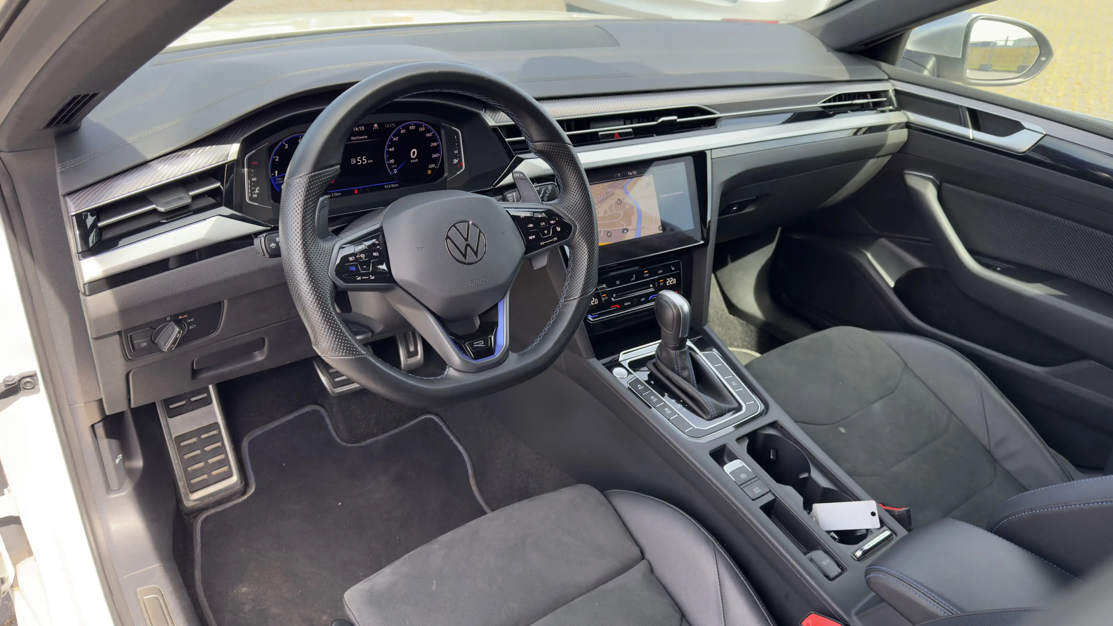 Volkswagen Arteon 2.0 TSI DSG R 4Motion Kessy Apps 360Kam. — photo 4