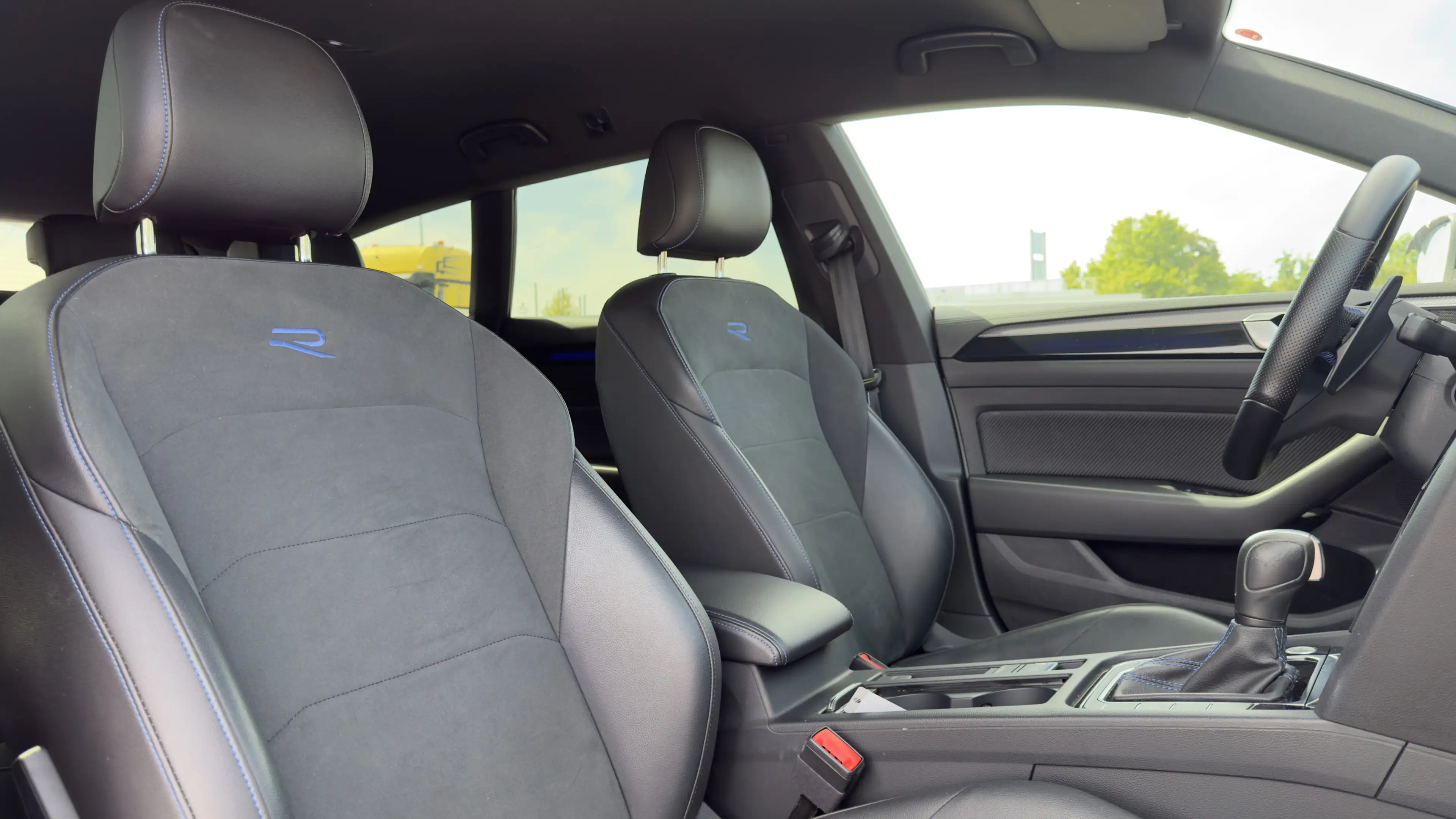 Volkswagen Arteon 2.0 TSI DSG R 4Motion Kessy Apps 360Kam. — photo 12