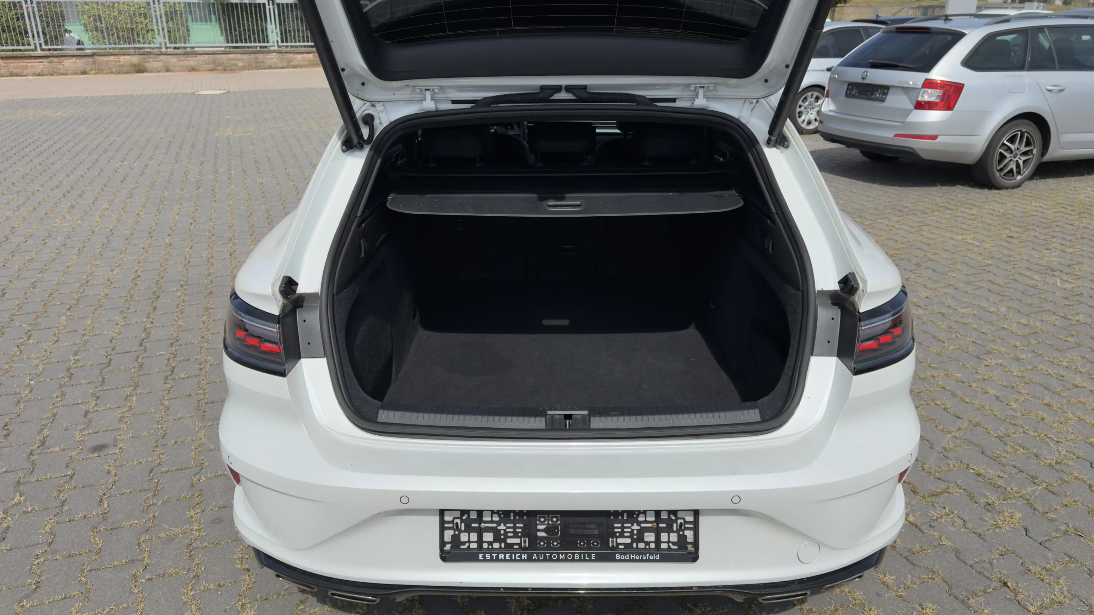 Volkswagen Arteon 2.0 TSI DSG R 4Motion Kessy Apps 360Kam. — photo 10
