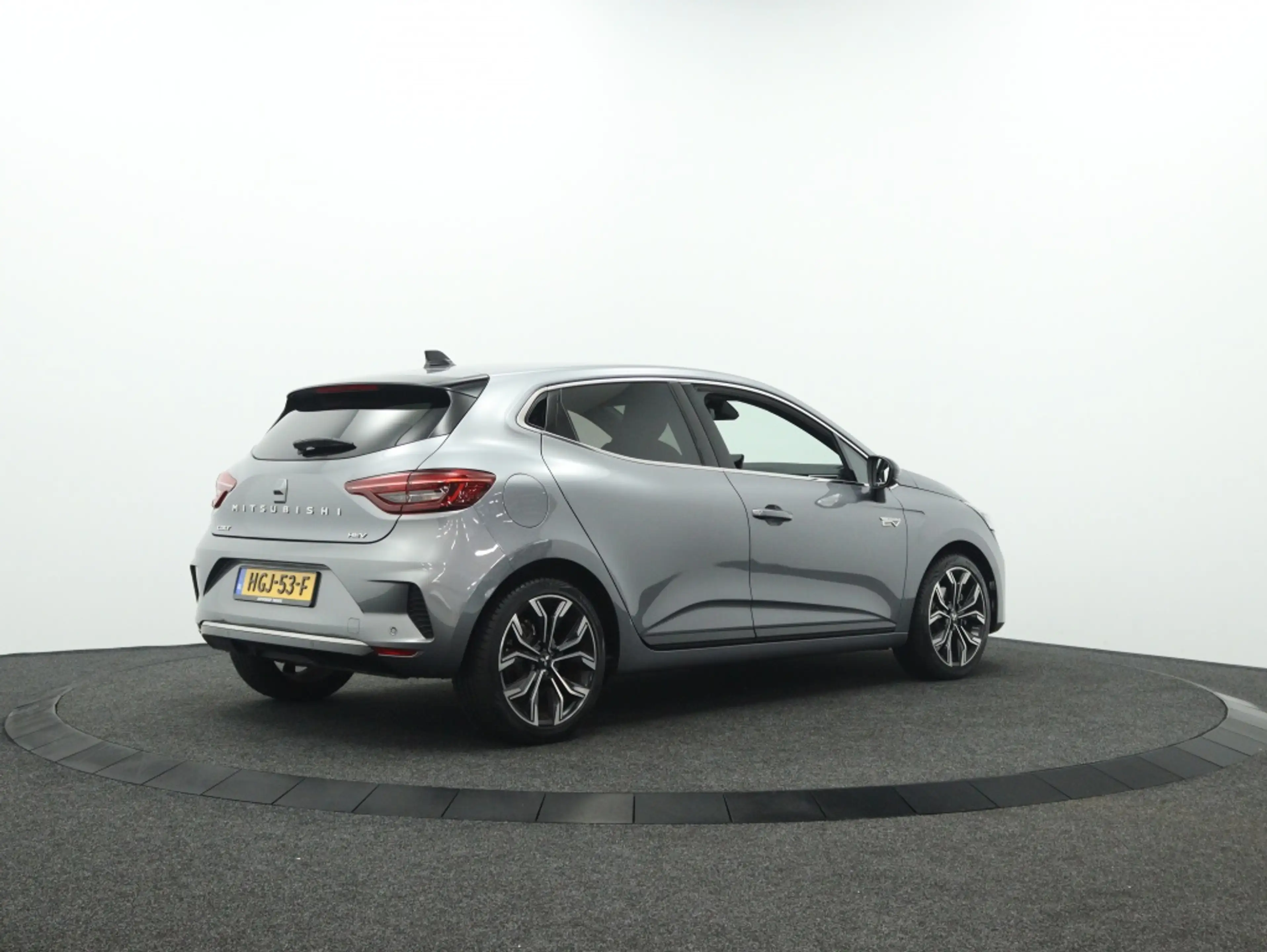 Mitsubishi Colt 1.6 HEV Intense+ | All season | Navigatie | Camera — photo 2