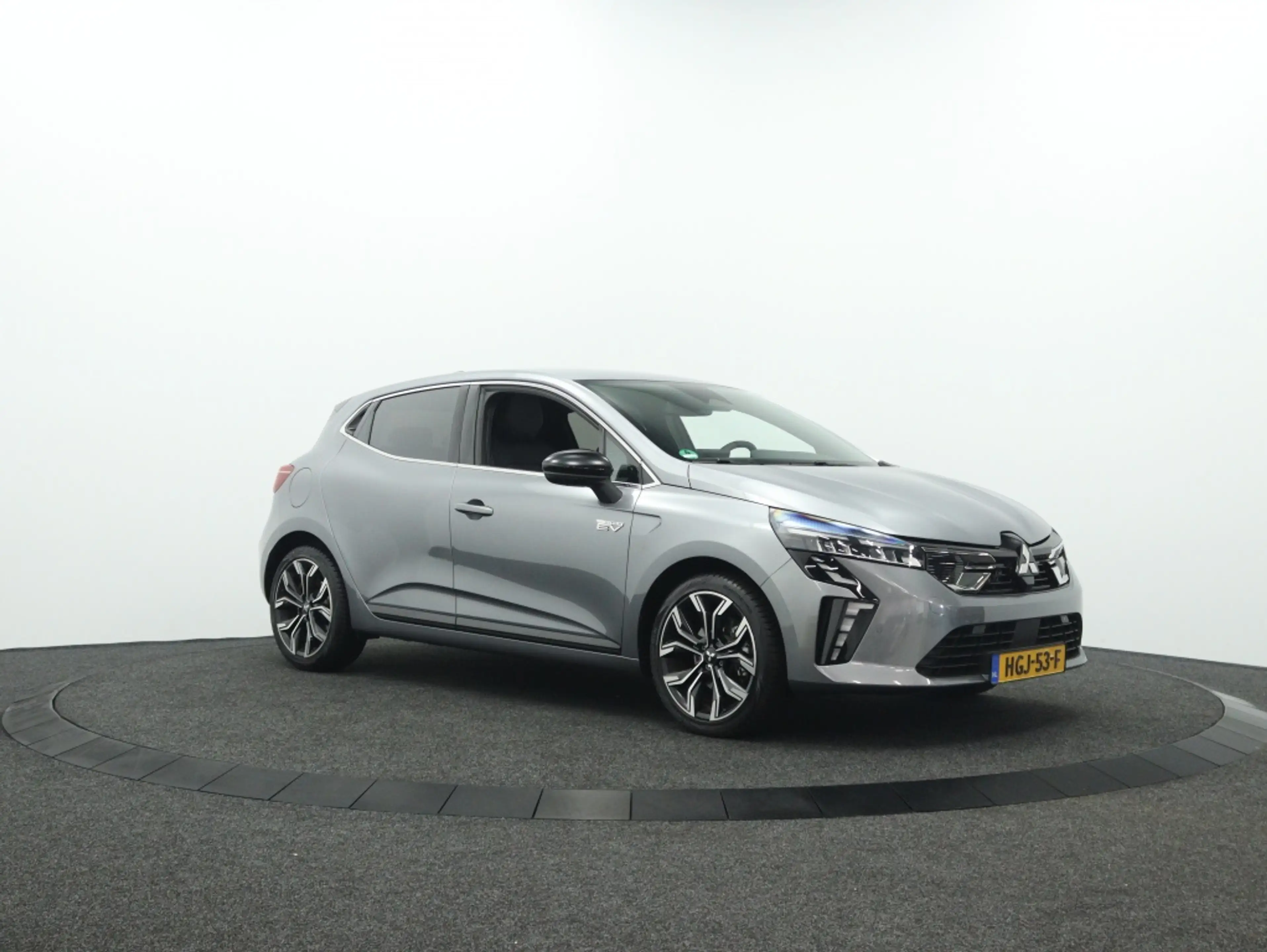 Mitsubishi Colt 1.6 HEV Intense+ | All season | Navigatie | Camera — photo 12