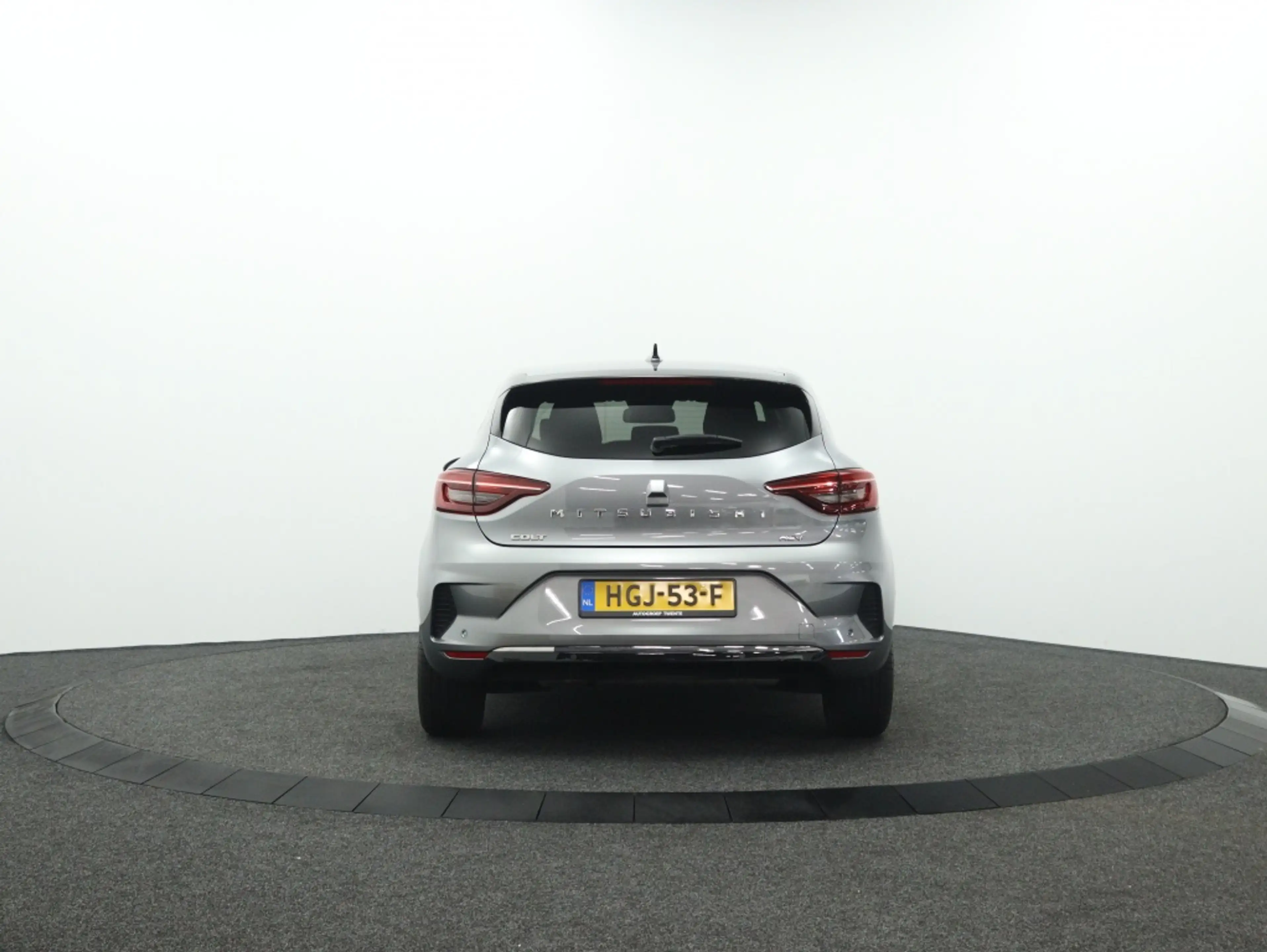 Mitsubishi Colt 1.6 HEV Intense+ | All season | Navigatie | Camera — photo 10