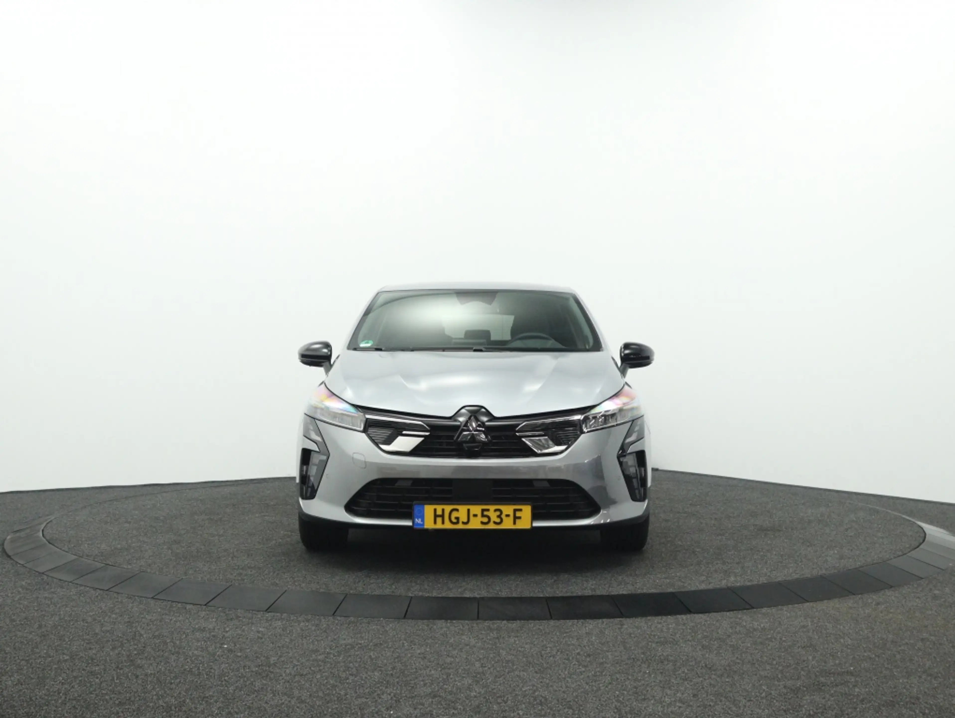 Mitsubishi Colt 1.6 HEV Intense+ | All season | Navigatie | Camera — photo 13
