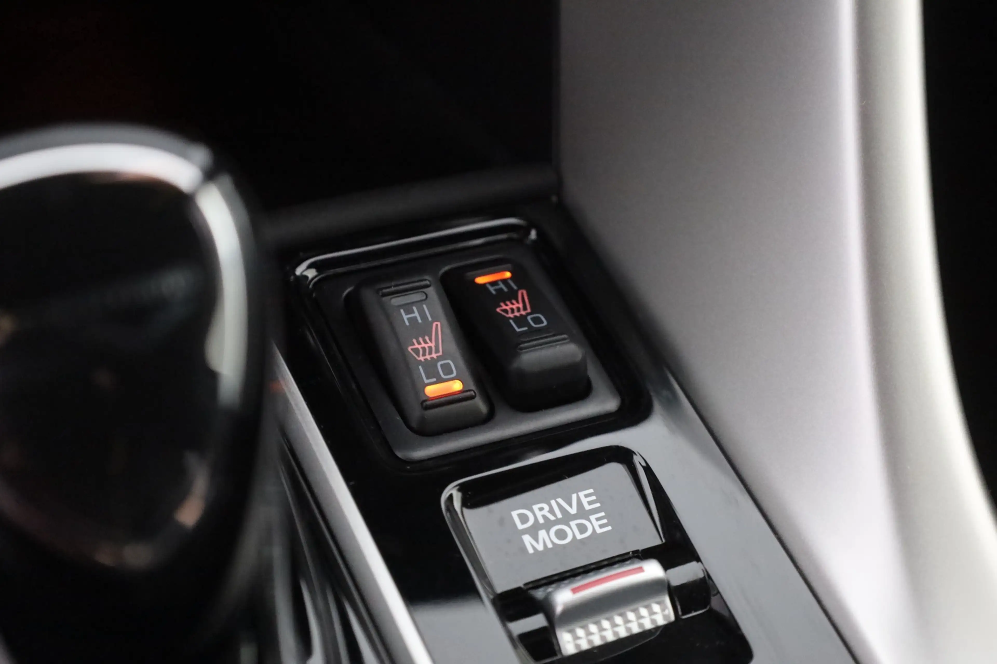 Mitsubishi Eclipse Cross 2.4 PHEV 4WD LED Kamera Navi USB — photo 14