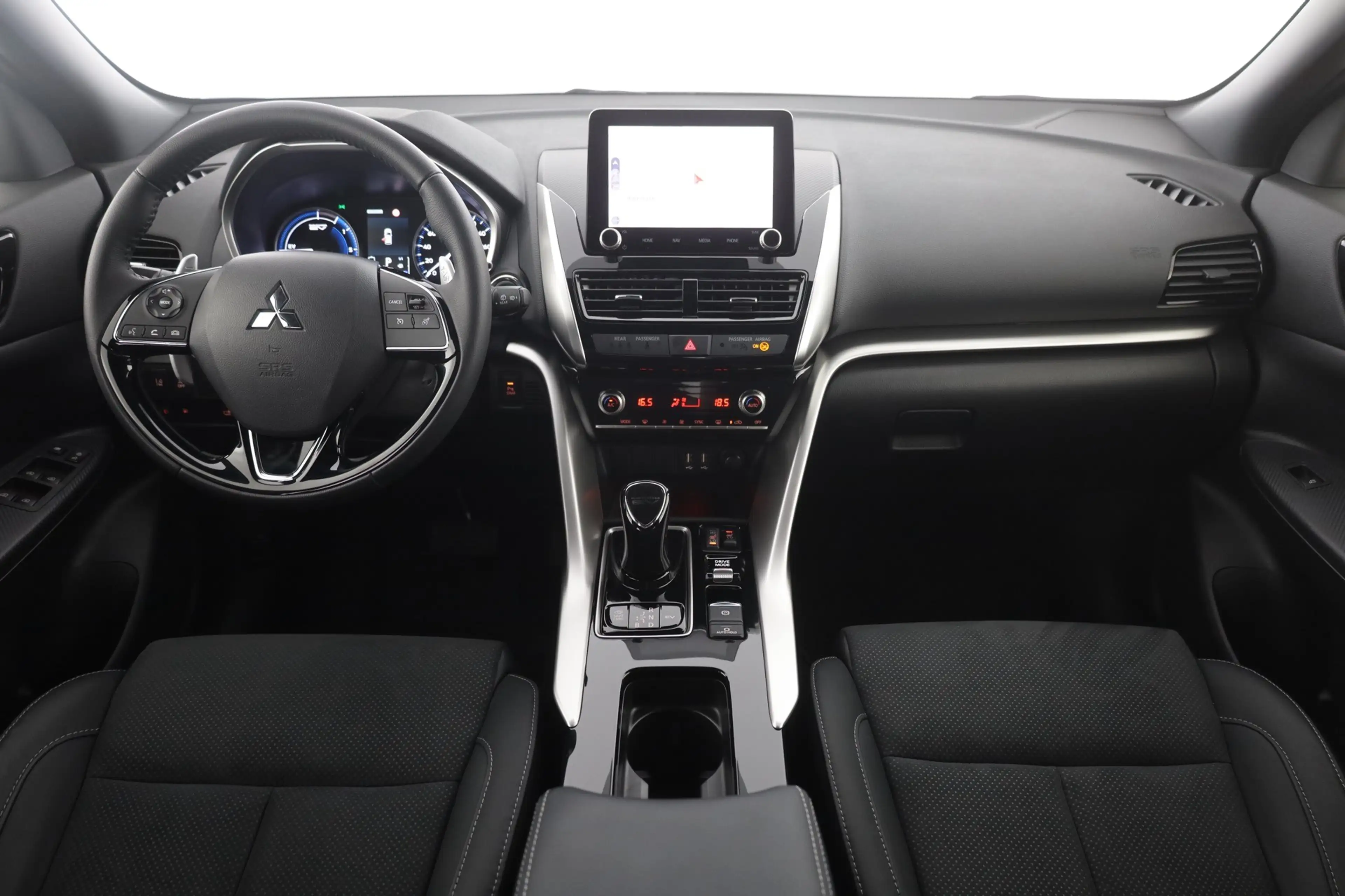 Mitsubishi Eclipse Cross 2.4 PHEV 4WD LED Kamera Navi USB — photo 9