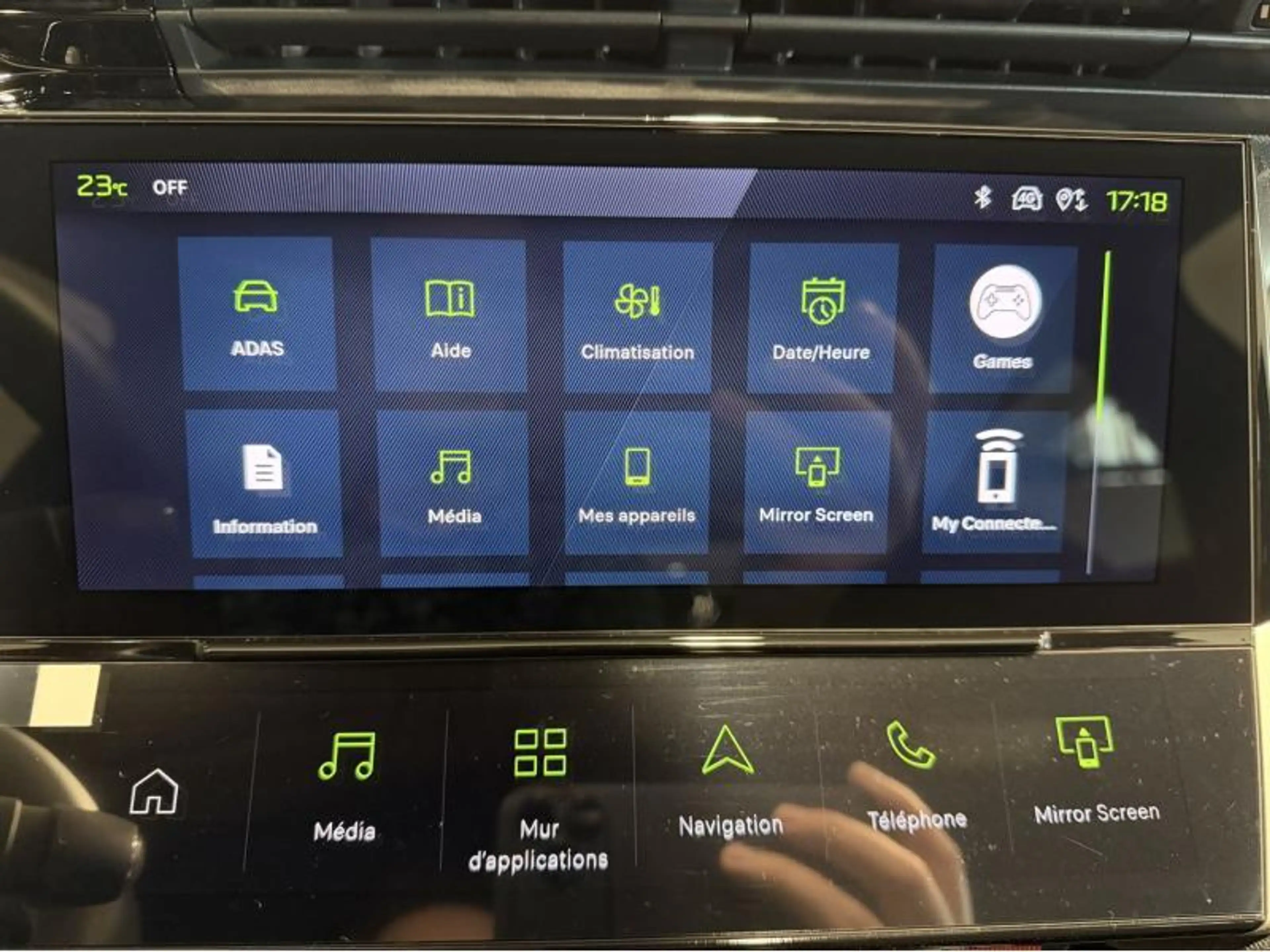 Peugeot 408 GT Exclusive — photo 6