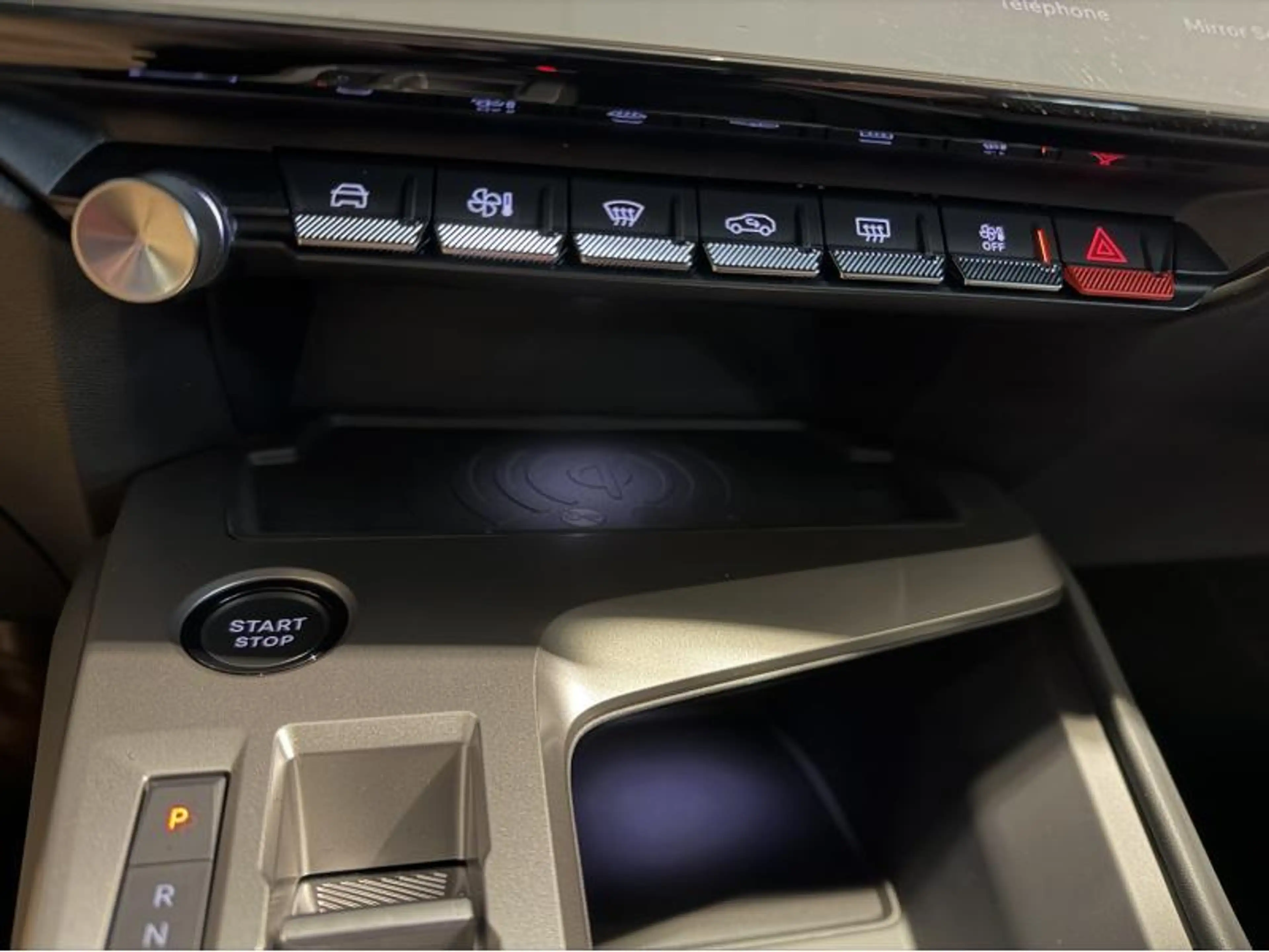 Peugeot 408 GT Exclusive — photo 13