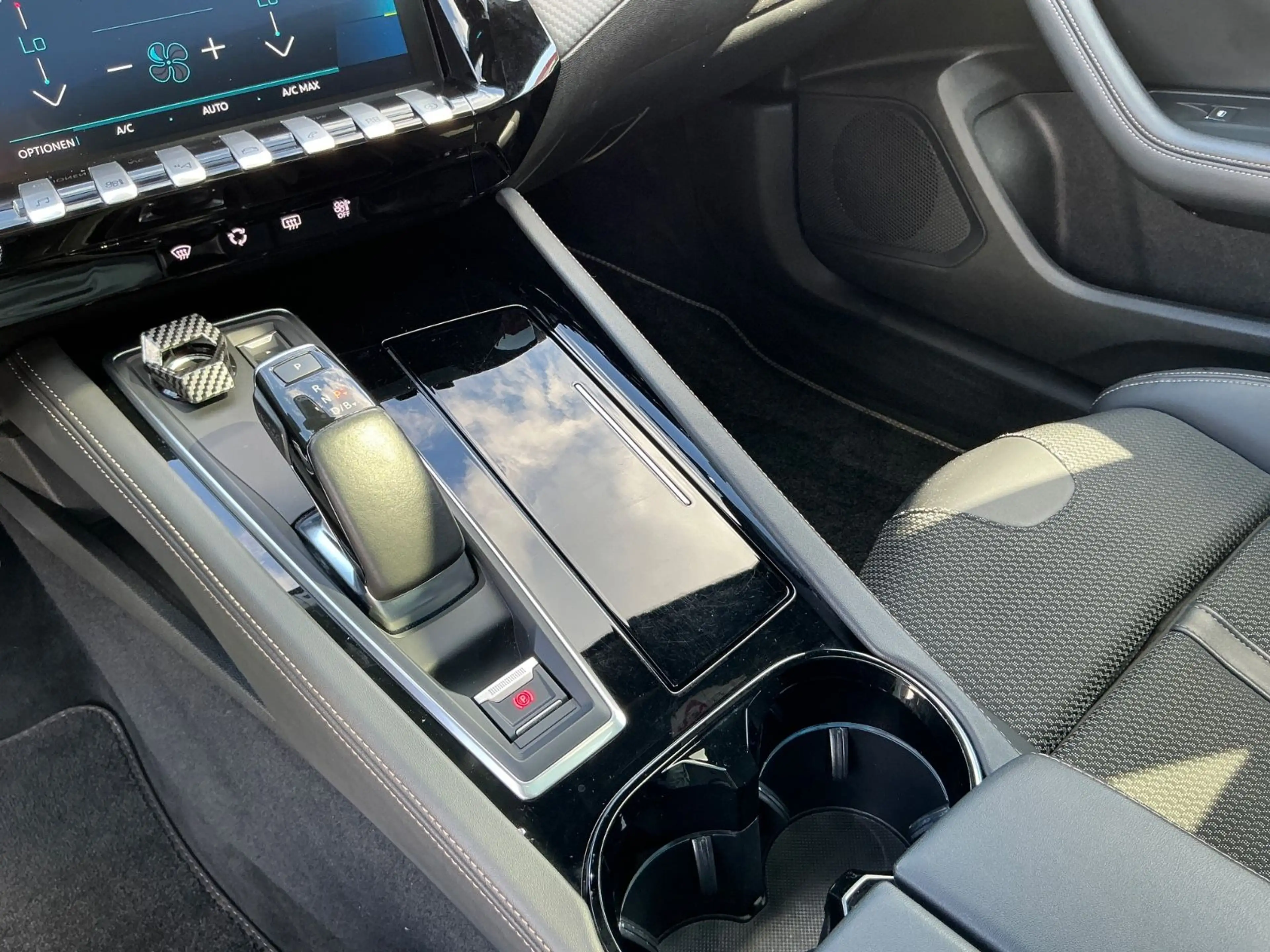Peugeot 508 SW Hybrid 225 Allure BT NAVI CarPlay — photo 25