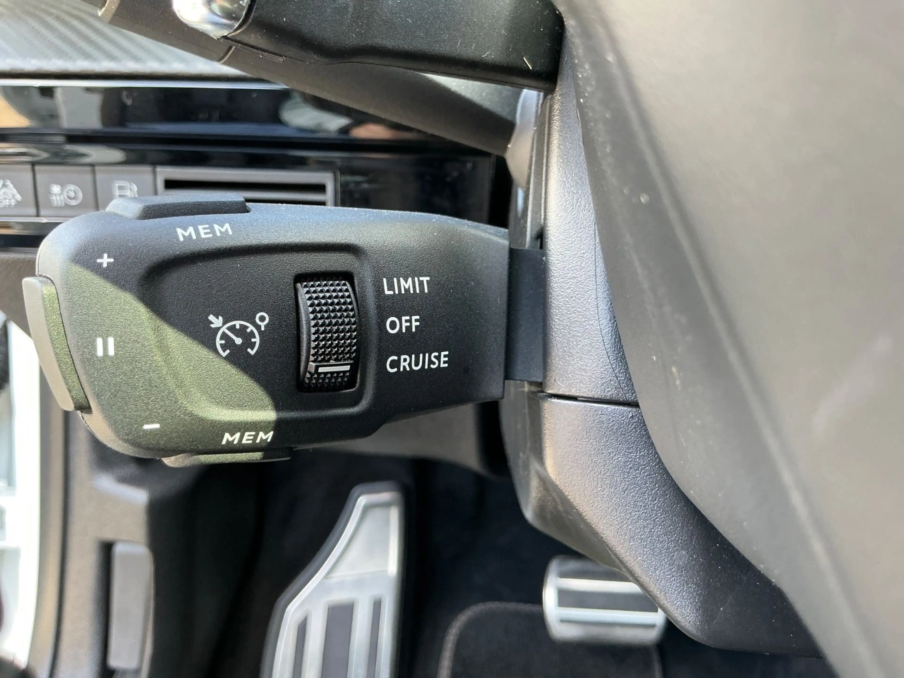 Peugeot 508 SW Hybrid 225 Allure BT NAVI CarPlay — photo 28