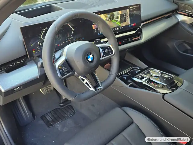 BMW 5 Series view 14