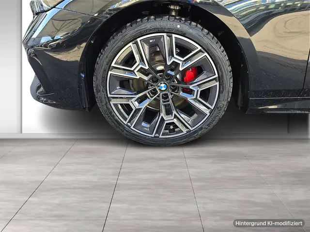 BMW 5 Series view 6