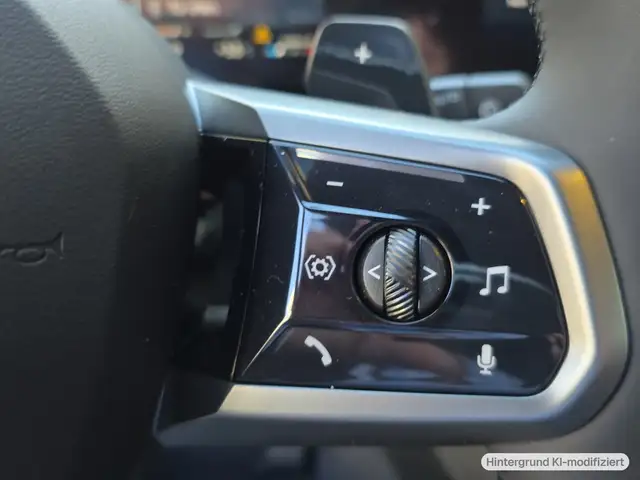 BMW 5 Series view 15