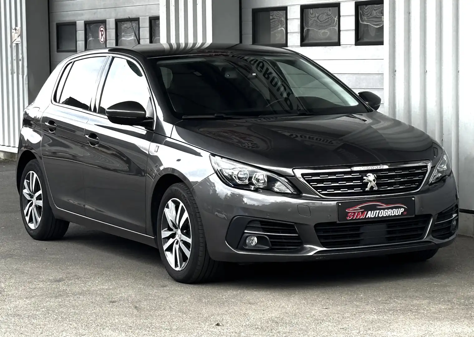 Peugeot 308 1.2/Benzine/Carplay/Camera/Airco/Euro6d/Garantie Grijs - 2