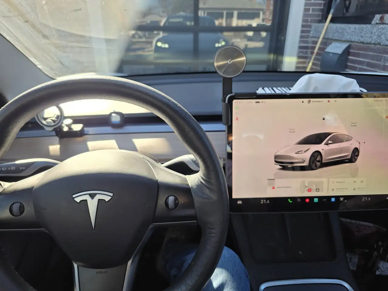 Tesla Model 3 снимка Tesla Model 3