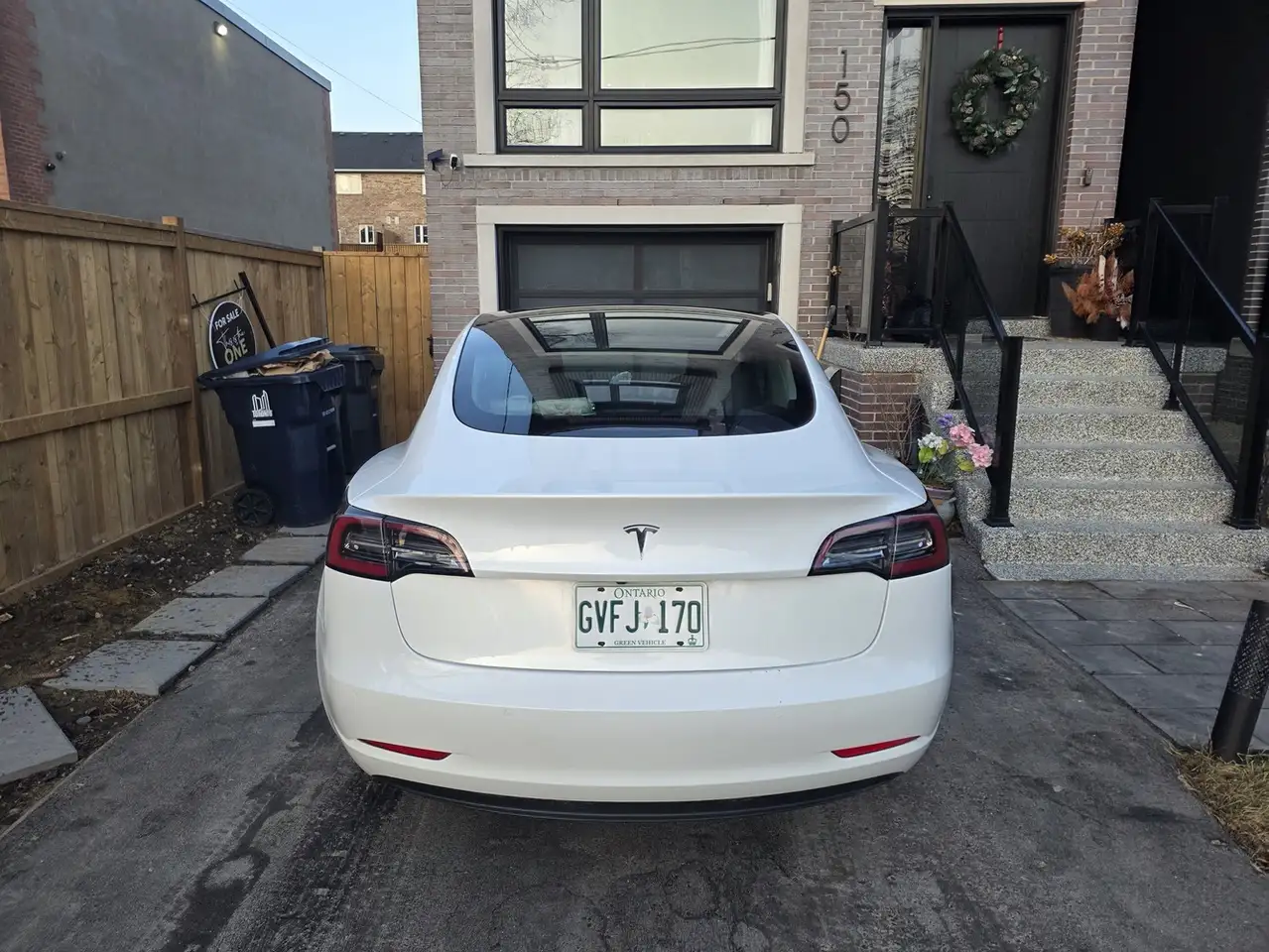 Tesla Model 3 снимка Tesla Model 3