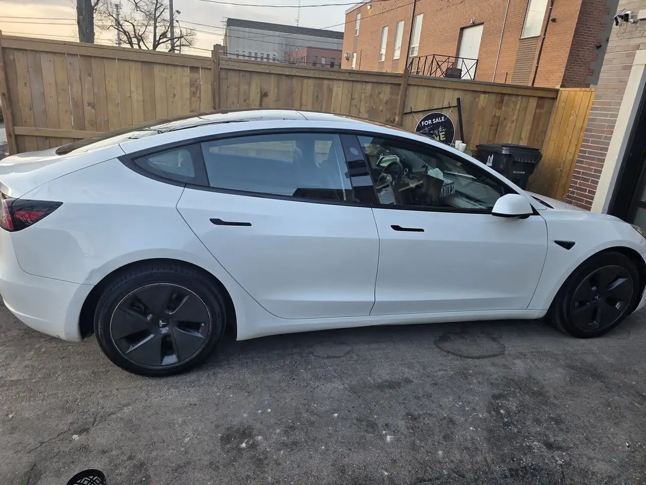 Tesla Model 3 снимка Tesla Model 3