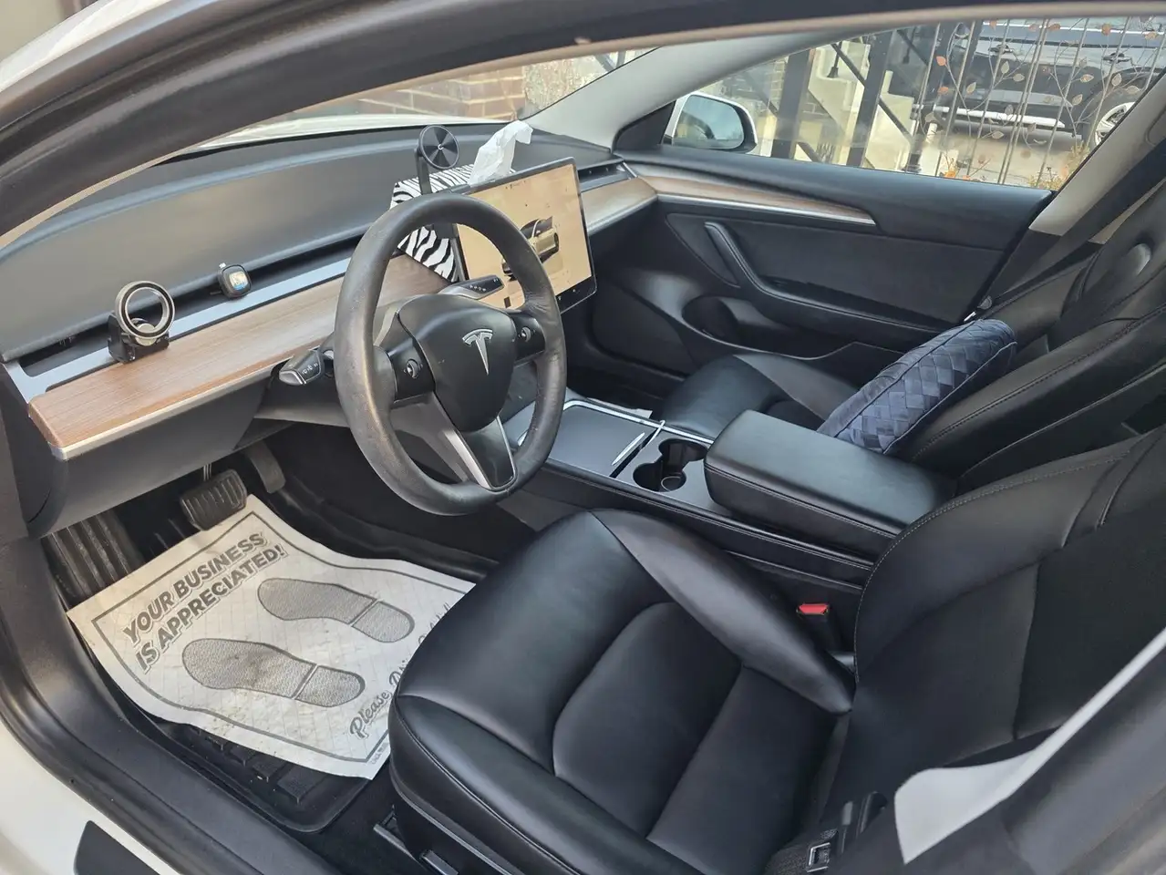 Tesla Model 3 снимка Tesla Model 3