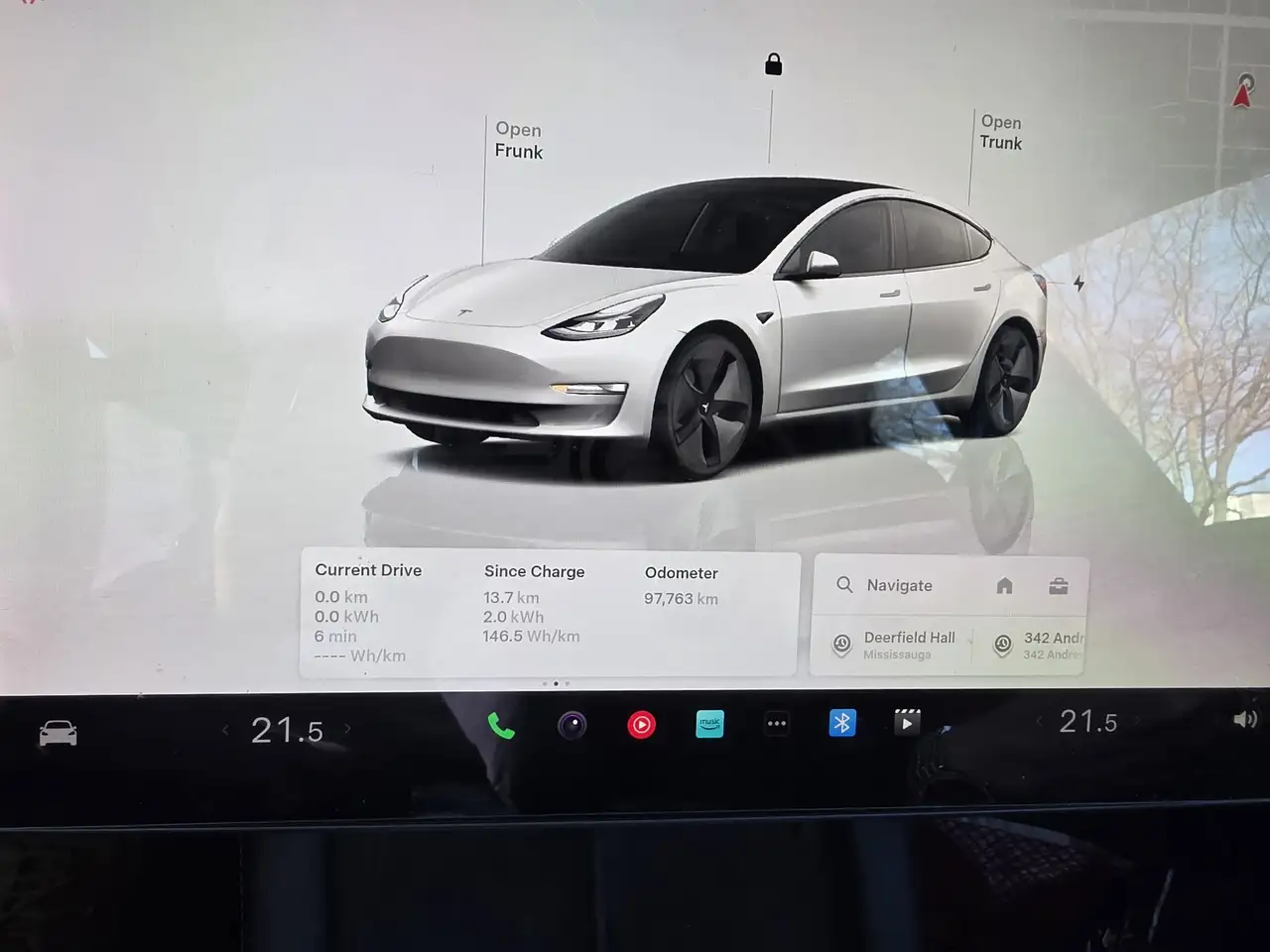 Tesla Model 3 снимка Tesla Model 3