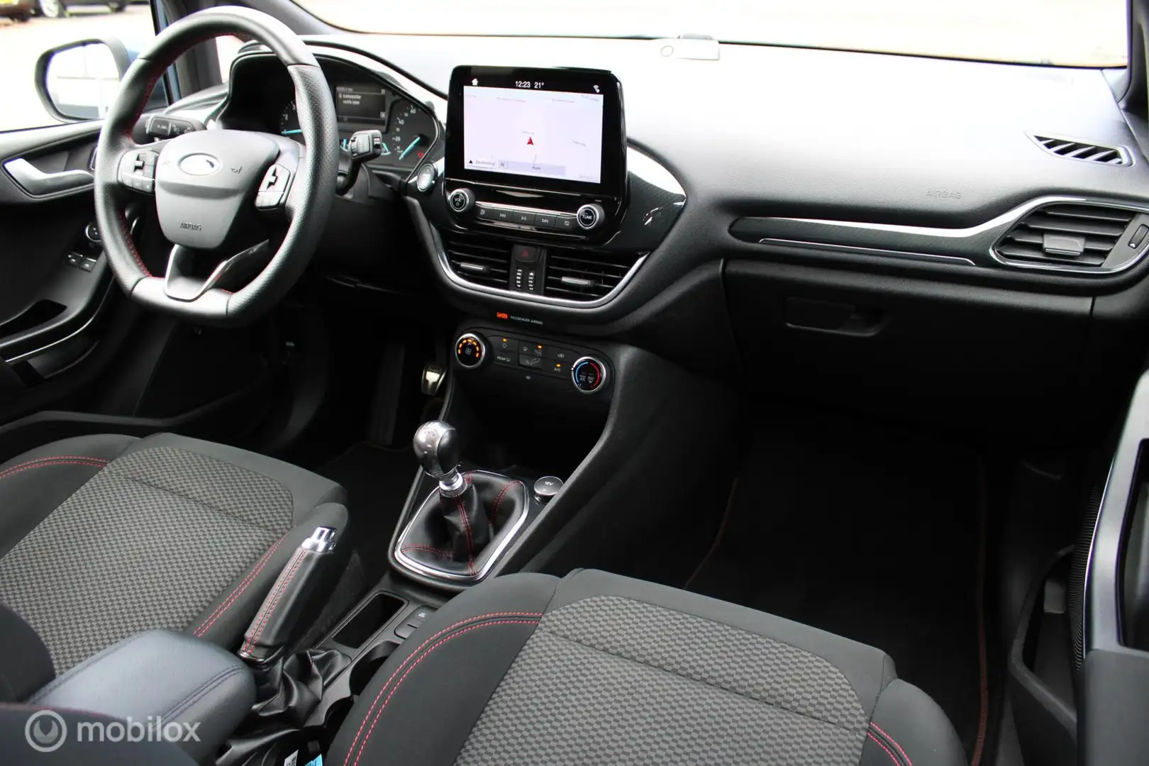 Ford Fiesta 1.0 EcoBoost ST-Line, 18 Inch lmv,Donker glas, Pdc Bleu - 2