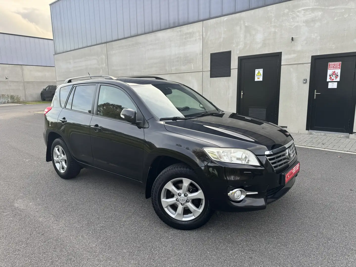 Toyota RAV 4 2.0i essence 4x4 Automatik Executive /Export Afrik Noir - 2