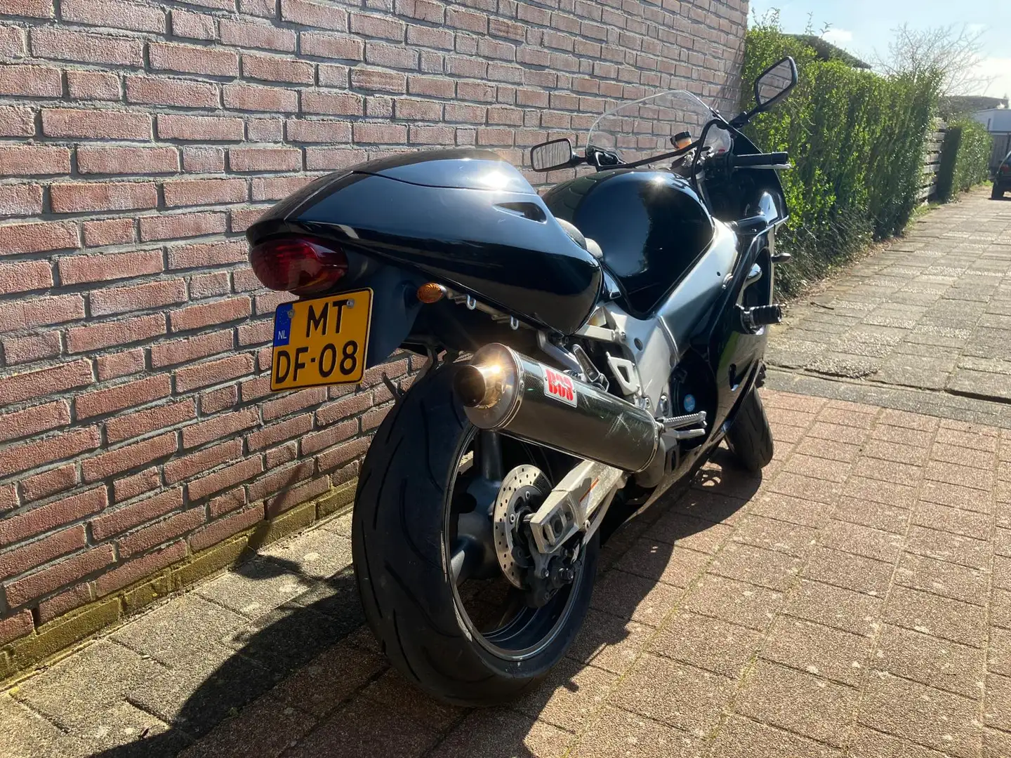 Suzuki GSX-R 600 SRAD Negro - 2